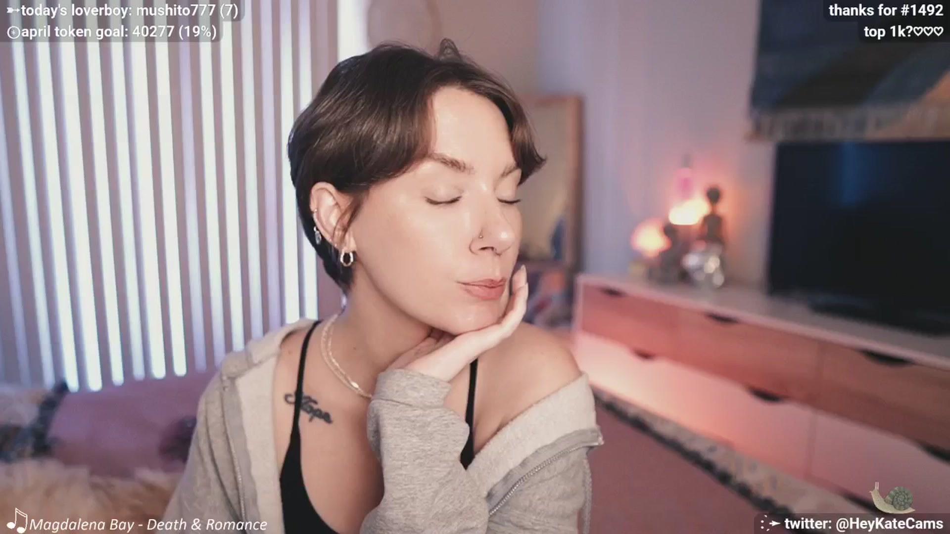Gallery image thumbnail from HeyKate's myfreecams stream on, 04/10/2025, 24:53 image 5 of 20
