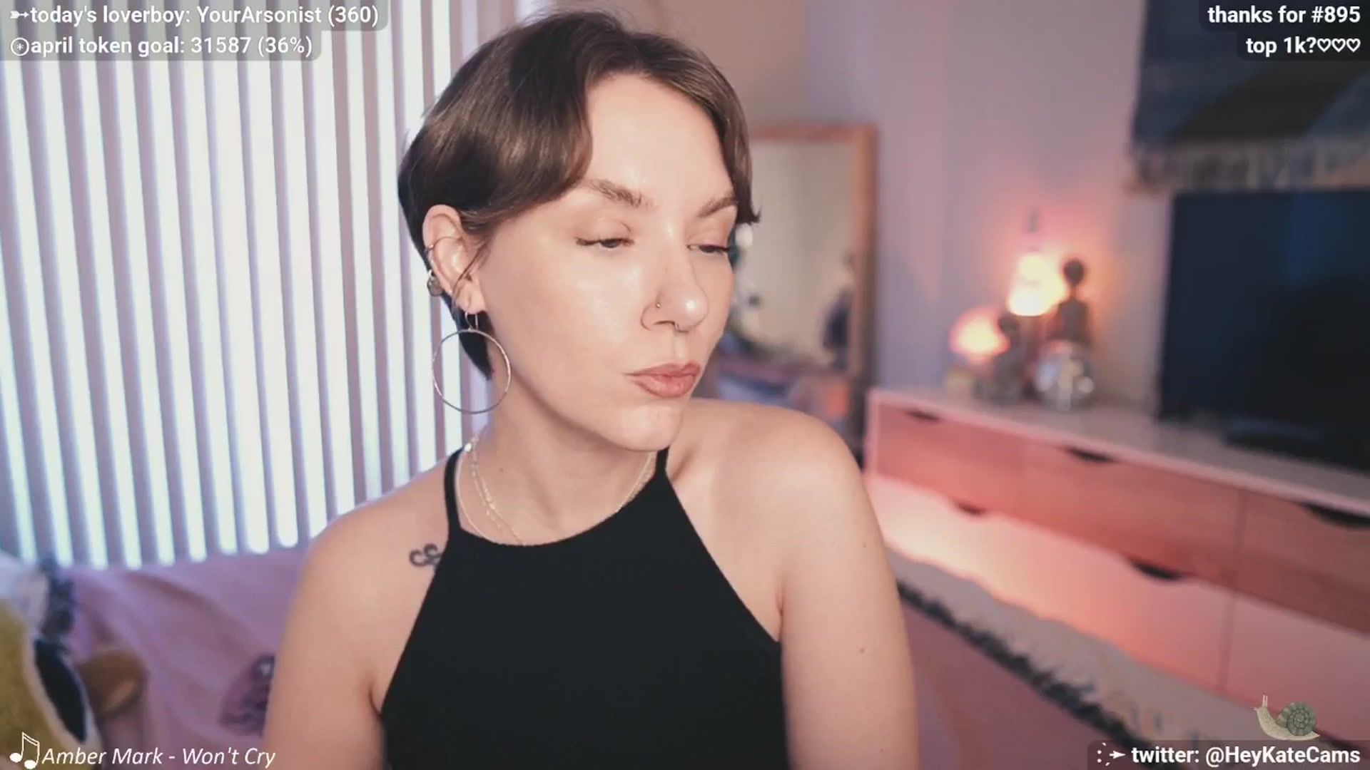 Gallery image thumbnail from HeyKate's myfreecams stream on, 04/11/2025, 01:46 image 7 of 20