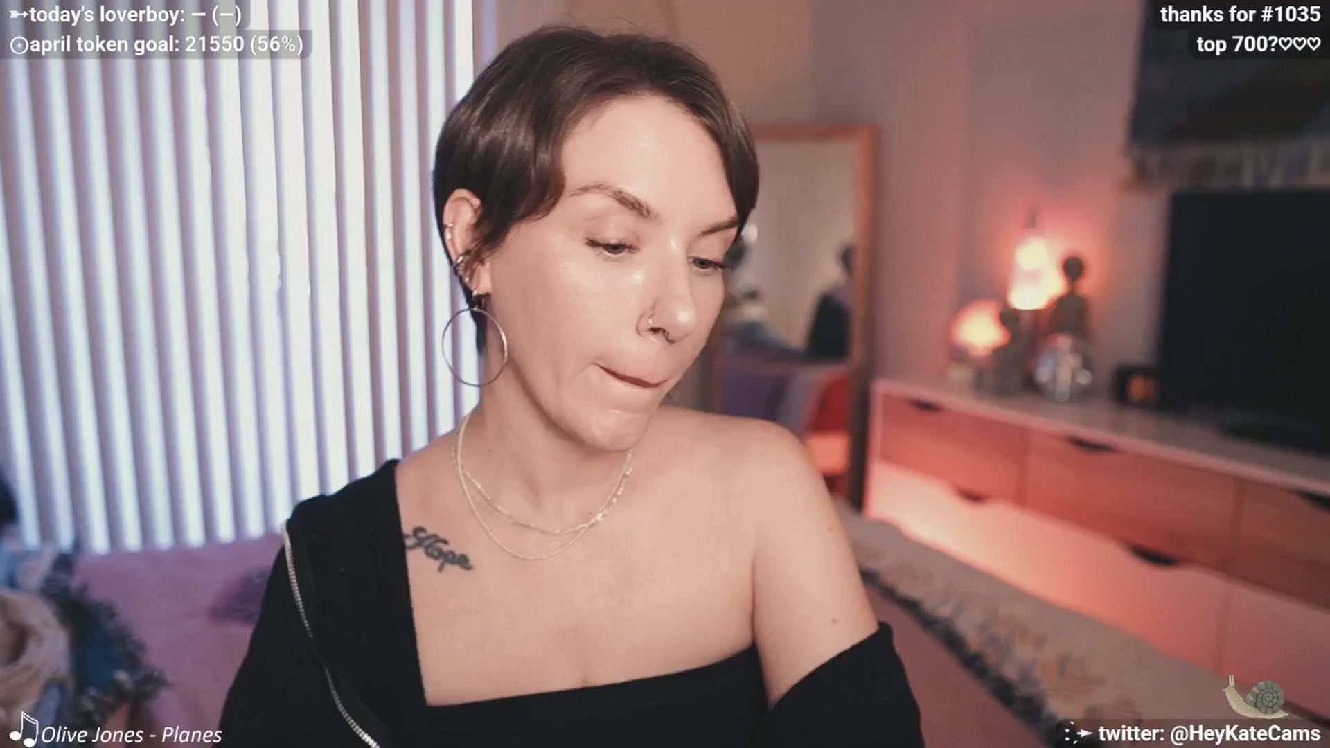 Gallery image thumbnail from HeyKate's myfreecams stream on, 04/18/2025, 24:34 image 17 of 20