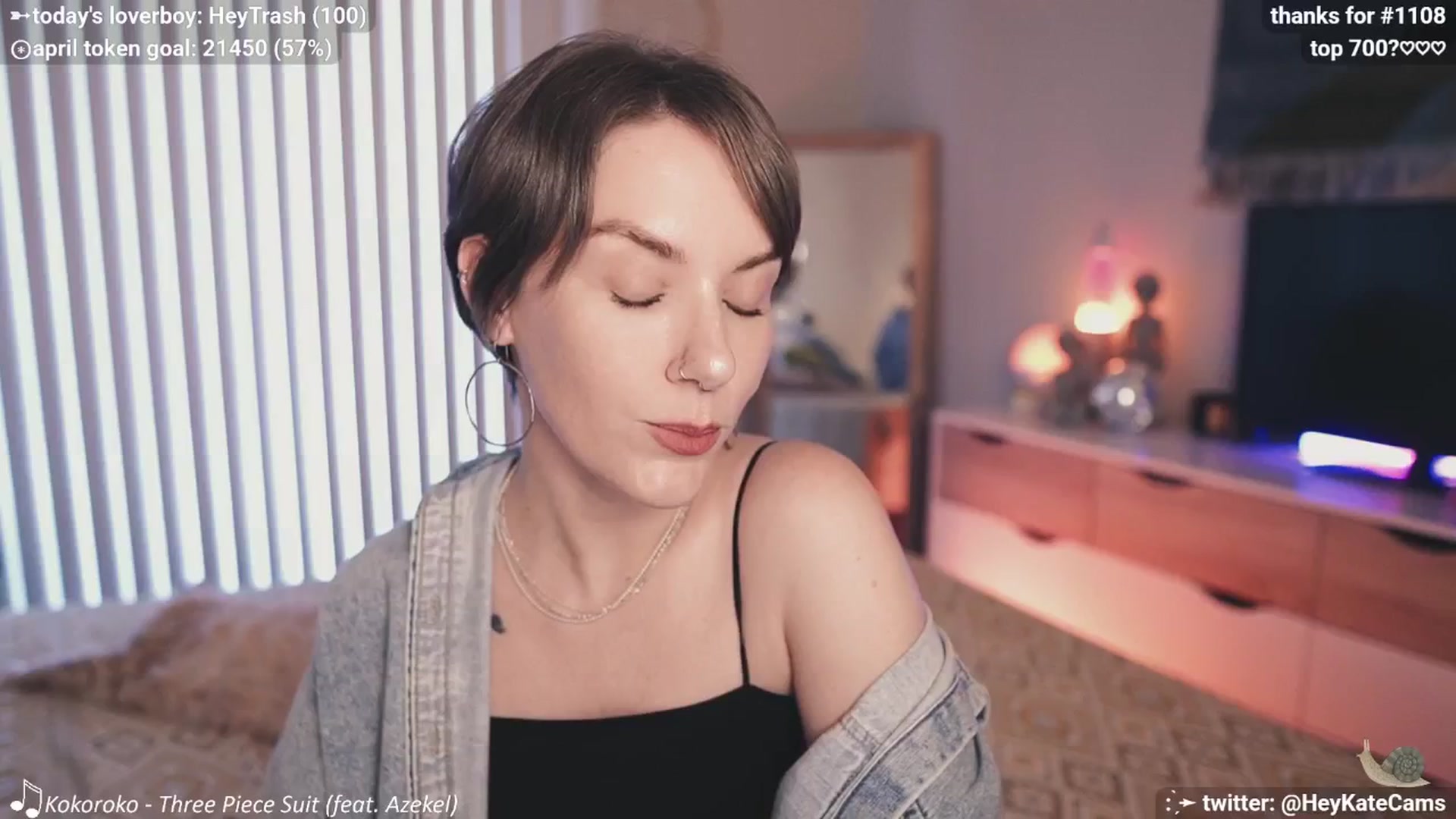 Gallery image thumbnail from HeyKate's myfreecams stream on, 04/19/2025, 02:55 image 1 of 20