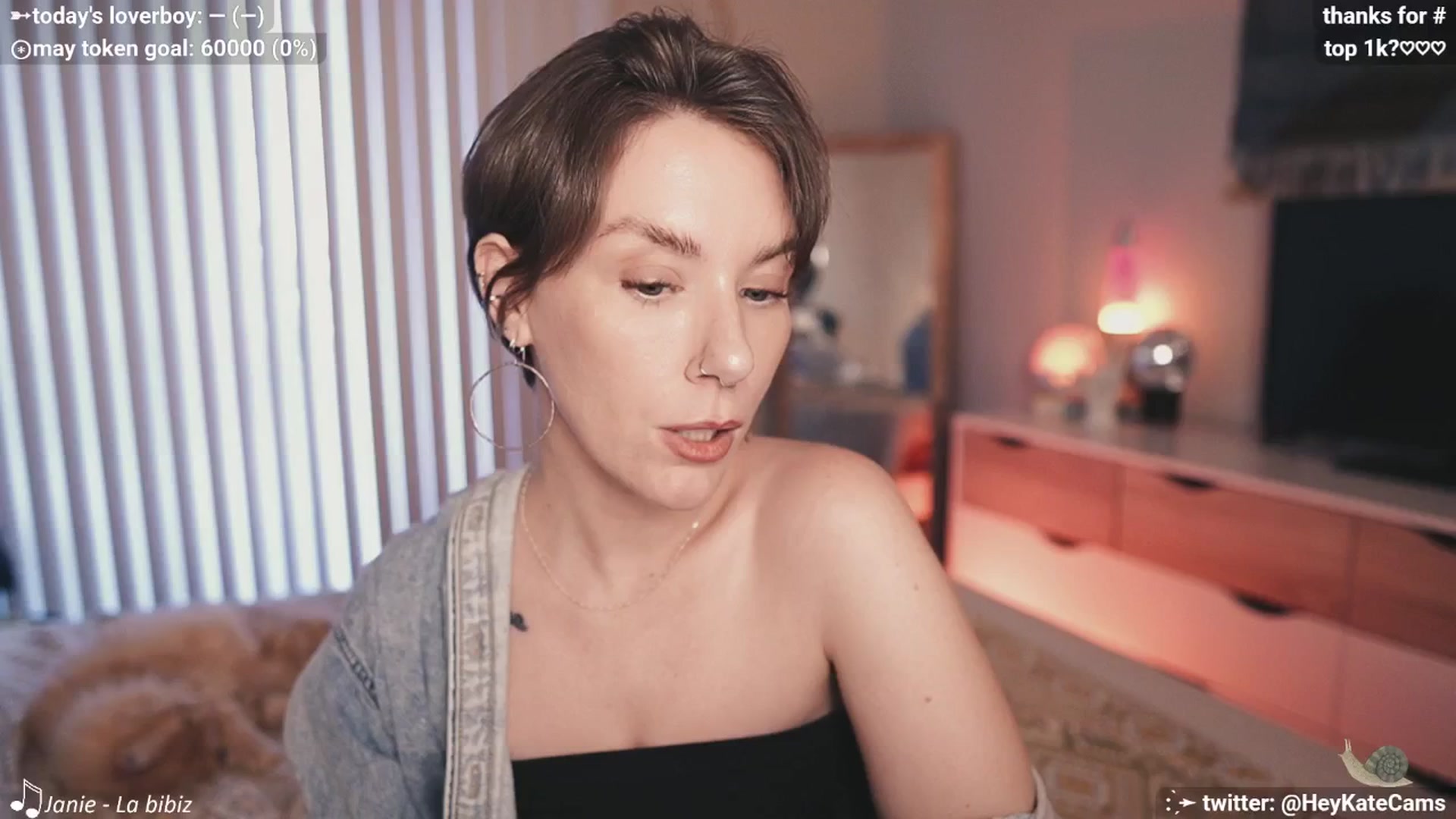 Gallery image thumbnail from HeyKate's myfreecams stream on, 05/02/2025, 02:00 image 10 of 20