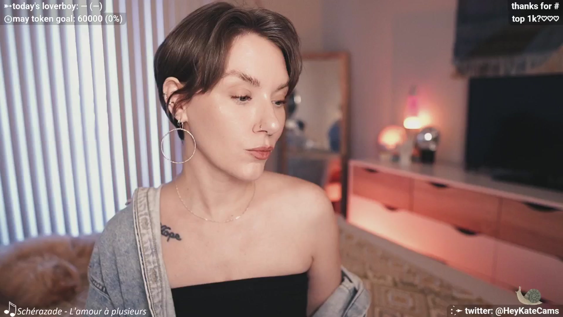 Gallery image thumbnail from HeyKate's myfreecams stream on, 05/02/2025, 02:00 image 6 of 20