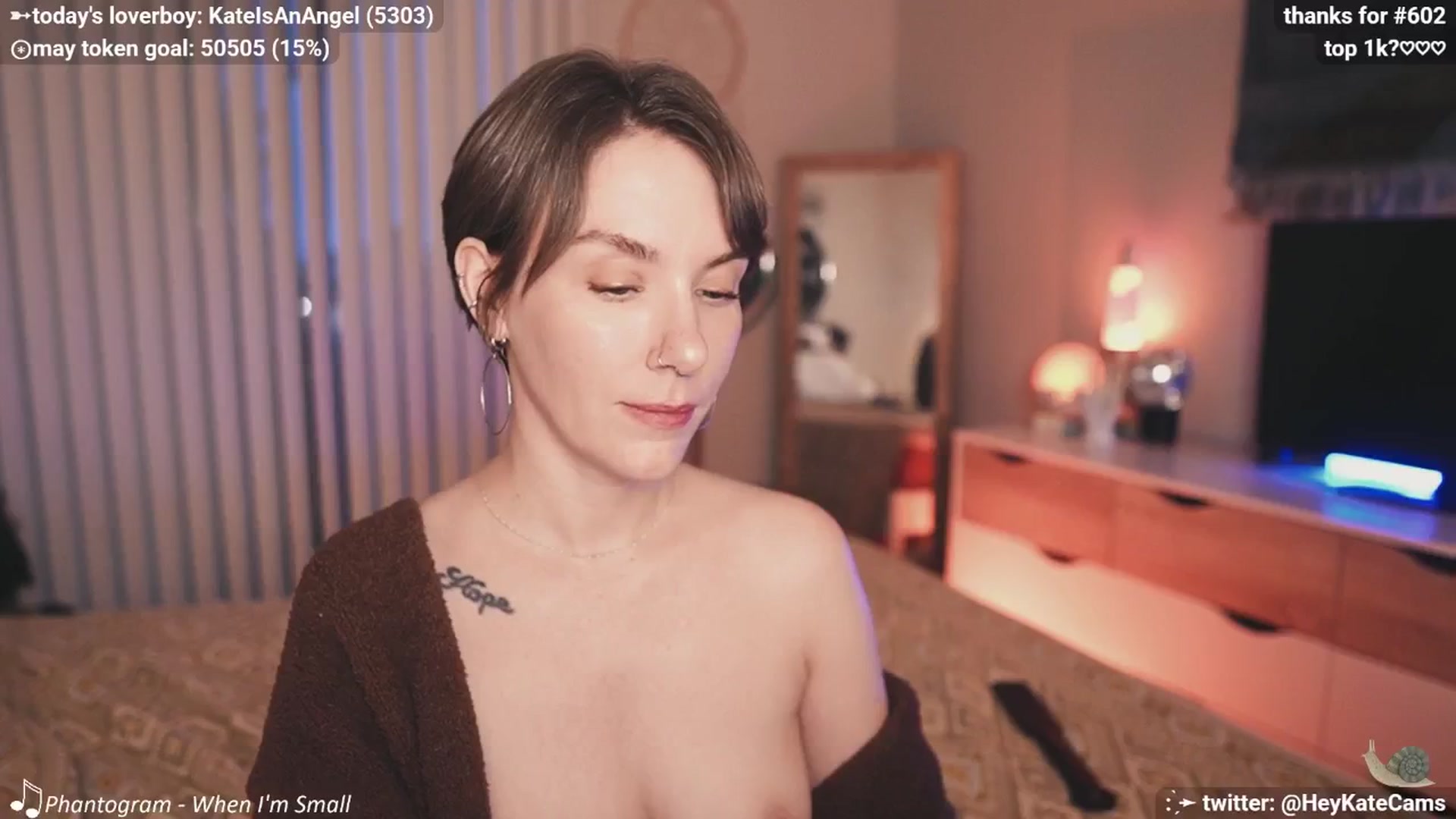 Gallery image thumbnail from HeyKate's myfreecams stream on, 05/04/2025, 03:26 image 8 of 20
