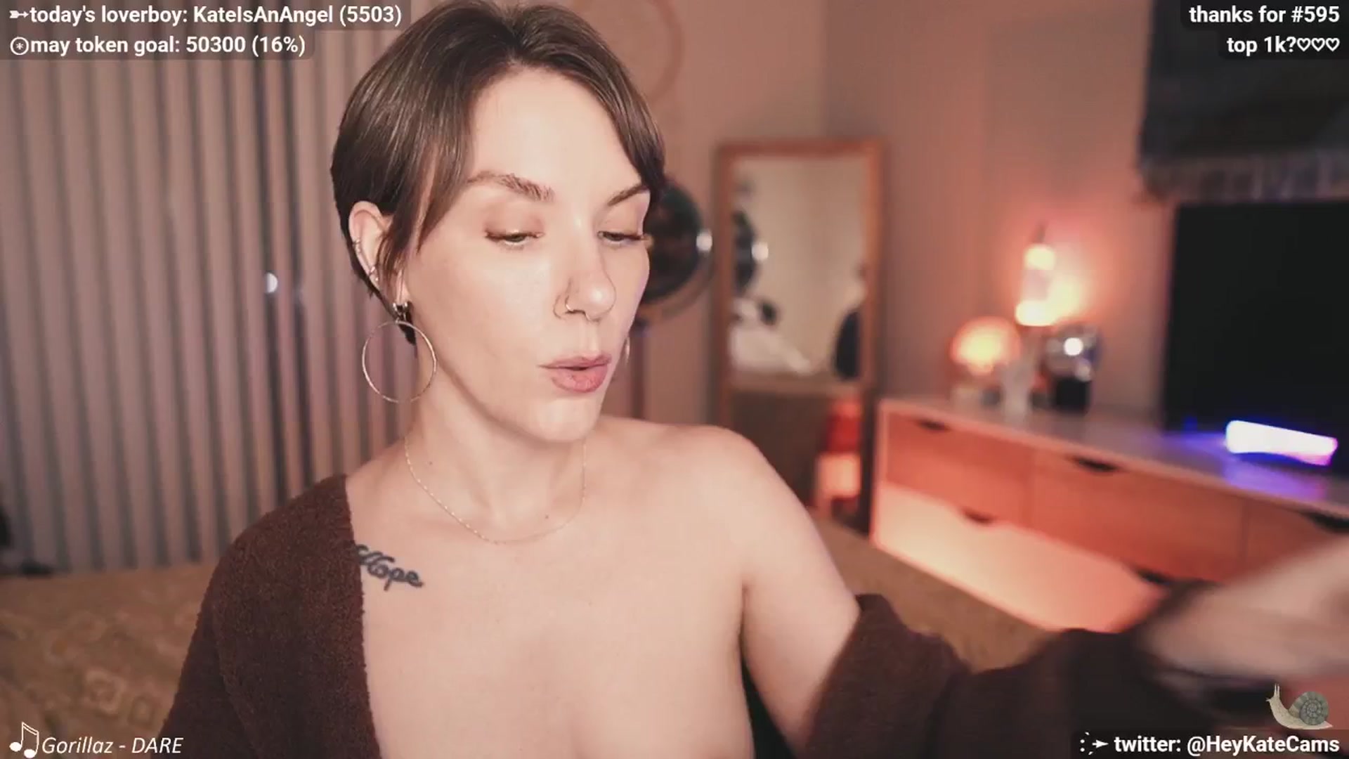 Gallery image thumbnail from HeyKate's myfreecams stream on, 05/04/2025, 03:26 image 17 of 20