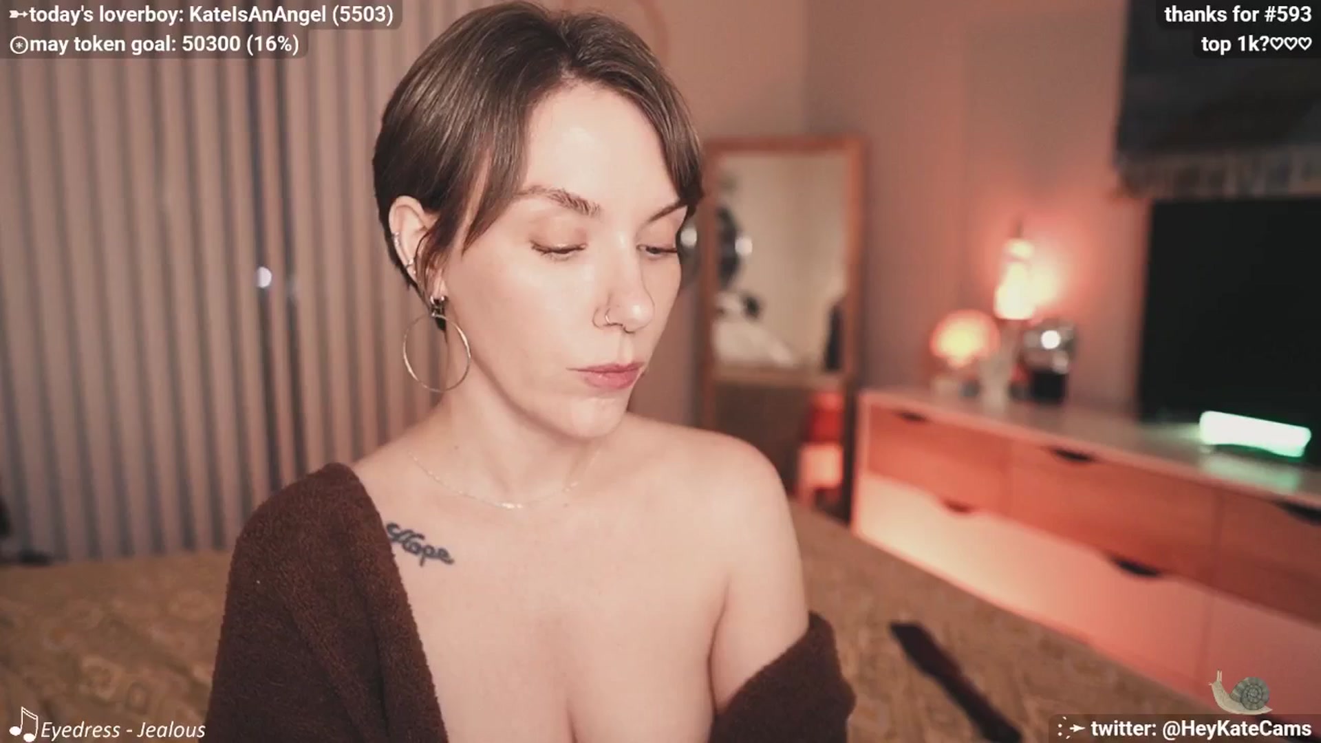 Gallery image thumbnail from HeyKate's myfreecams stream on, 05/04/2025, 03:26 image 14 of 20