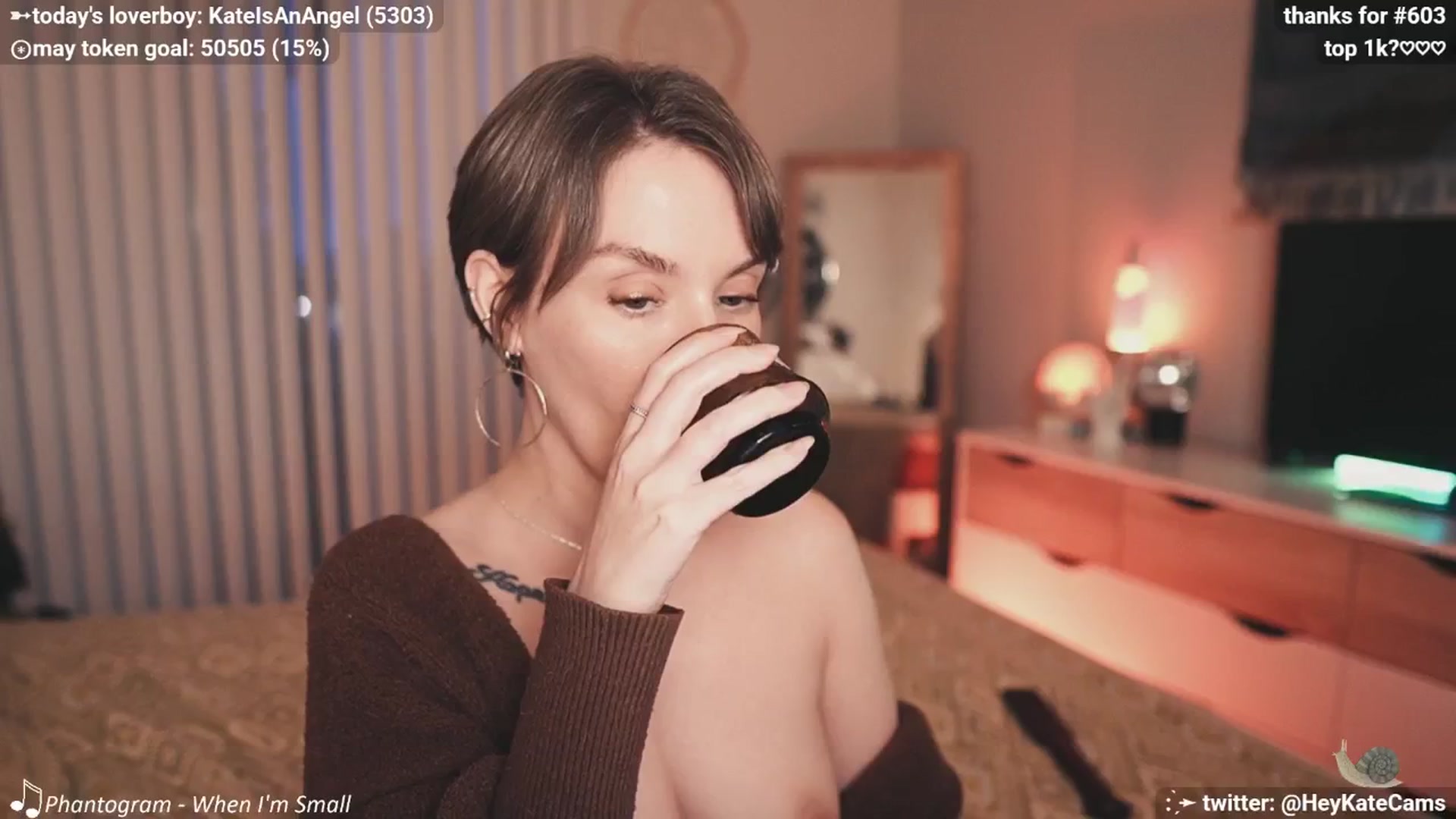 Gallery image thumbnail from HeyKate's myfreecams stream on, 05/04/2025, 03:26 image 9 of 20