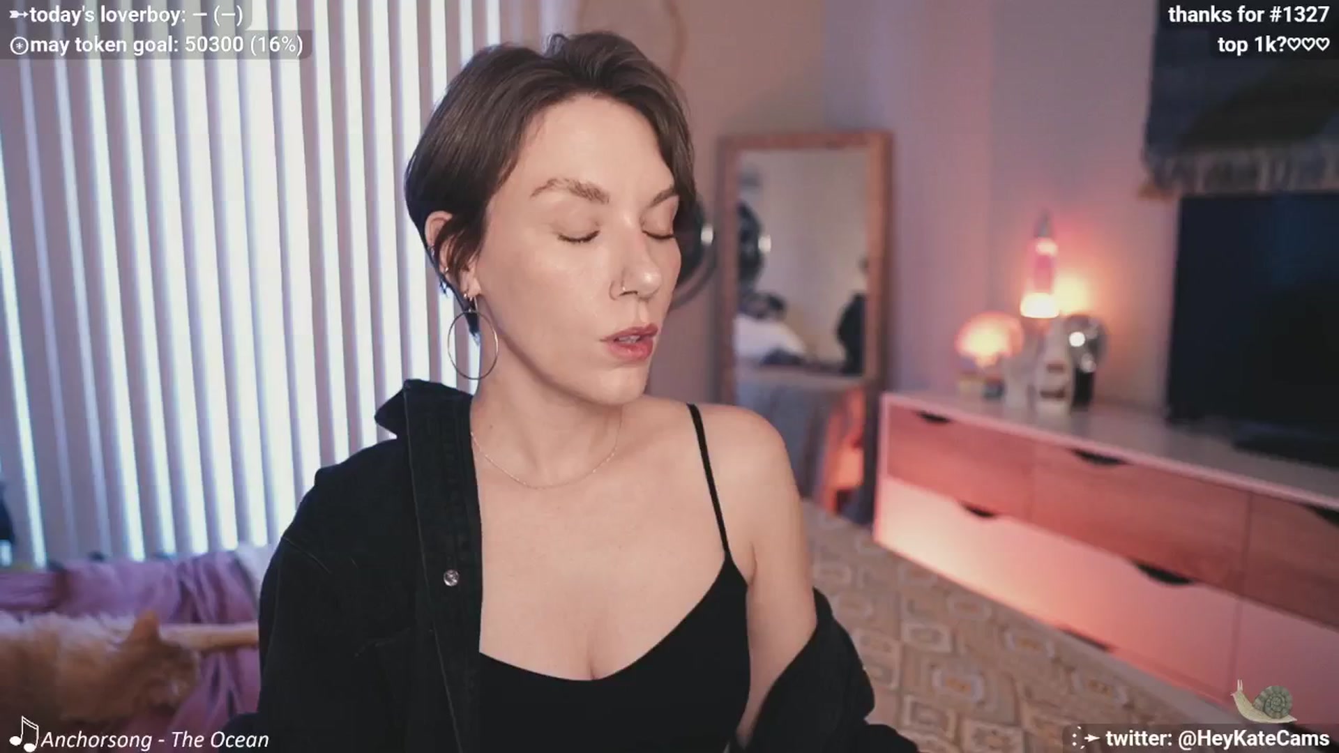 Gallery image thumbnail from HeyKate's myfreecams stream on, 05/08/2025, 01:34 image 9 of 20
