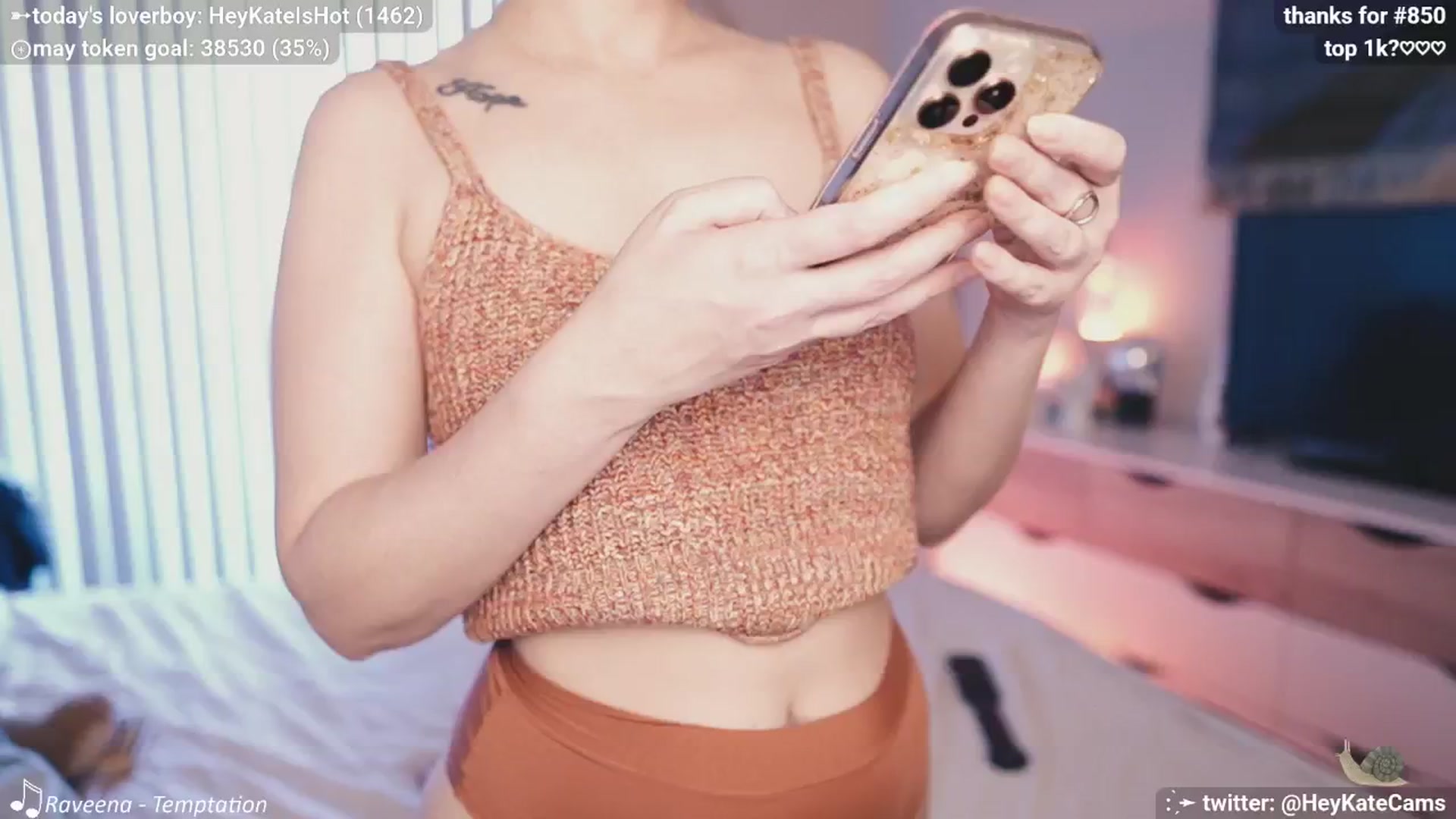 Gallery image thumbnail from HeyKate's myfreecams stream on, 05/11/2025, 02:30 image 5 of 20