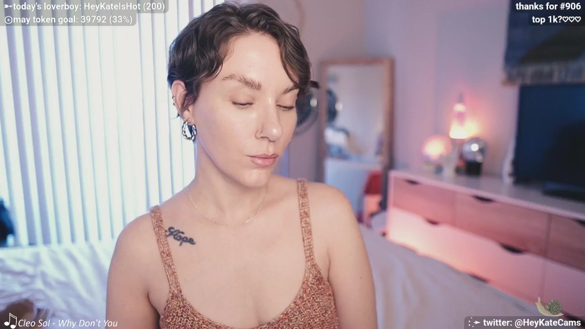 Gallery image thumbnail from HeyKate's myfreecams stream on, 05/11/2025, 02:30 image 1 of 20