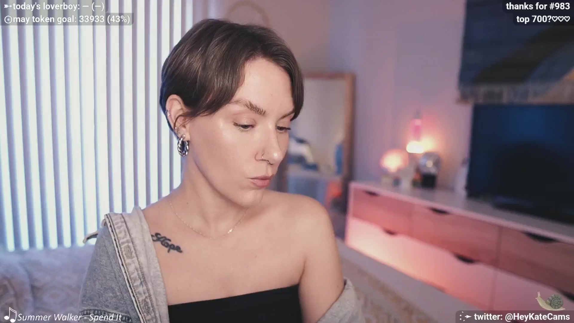 Gallery image thumbnail from HeyKate's myfreecams stream on, 05/15/2025, 24:00 image 16 of 20