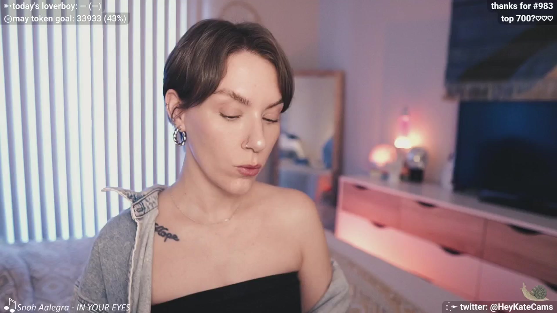 Gallery image thumbnail from HeyKate's myfreecams stream on, 05/15/2025, 24:00 image 4 of 20