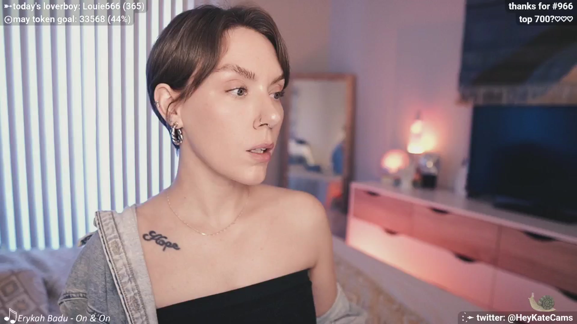Gallery image thumbnail from HeyKate's myfreecams stream on, 05/15/2025, 24:51 image 11 of 20