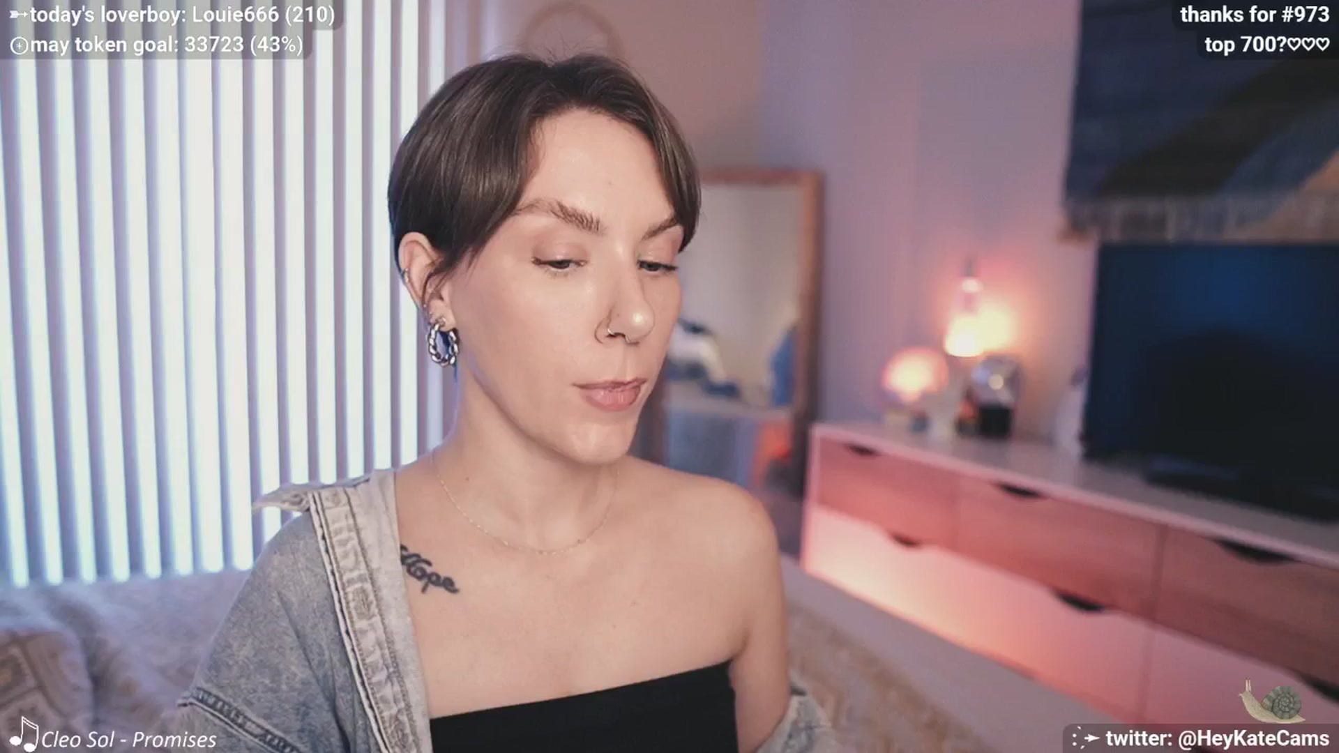 Gallery image thumbnail from HeyKate's myfreecams stream on, 05/15/2025, 24:51 image 8 of 20