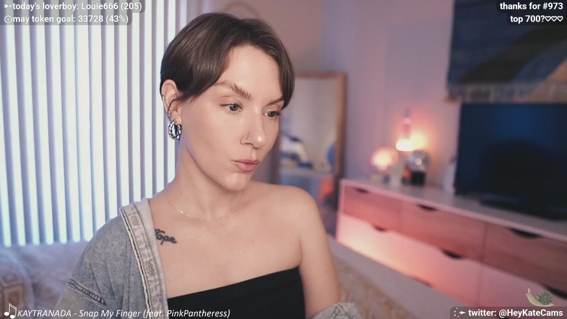 Gallery image thumbnail from HeyKate's myfreecams stream on, 05/15/2025, 24:51 image 6 of 20