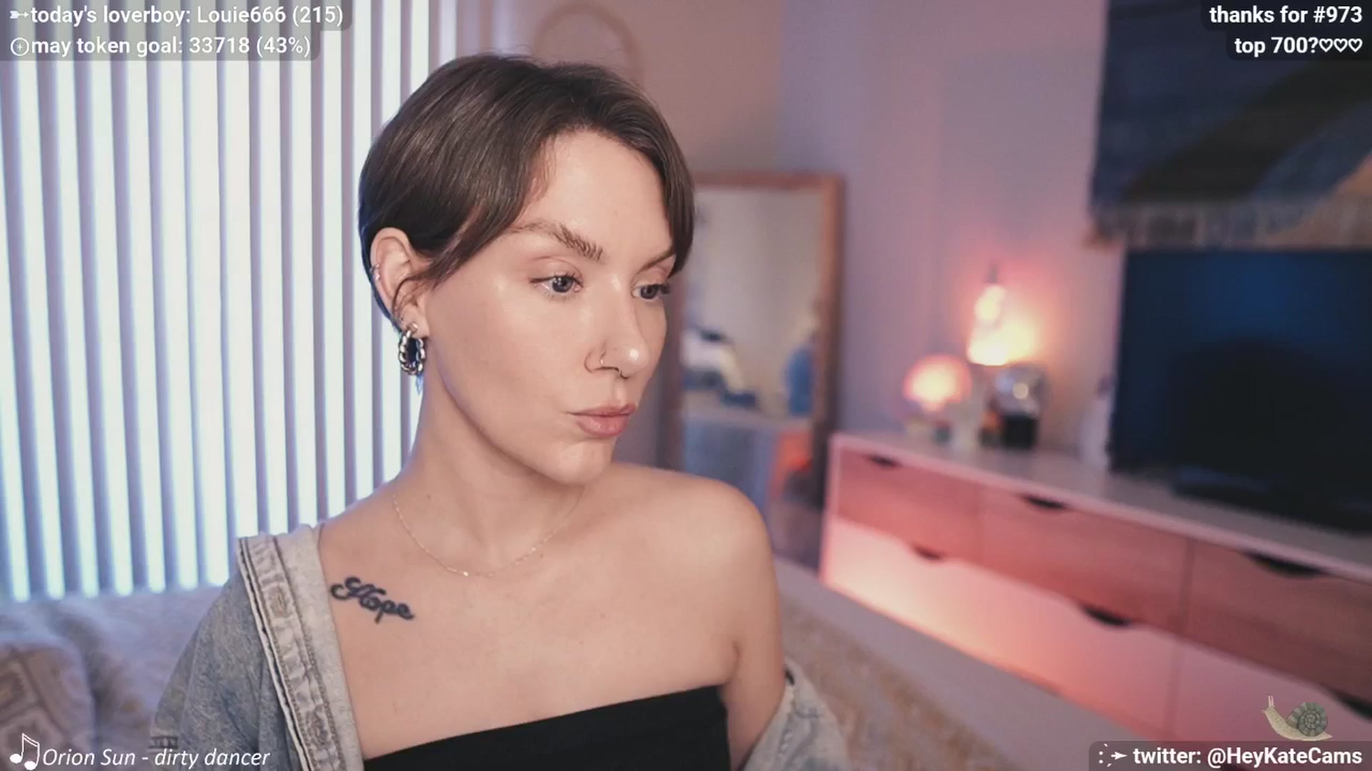 Gallery image thumbnail from HeyKate's myfreecams stream on, 05/15/2025, 24:51 image 9 of 20