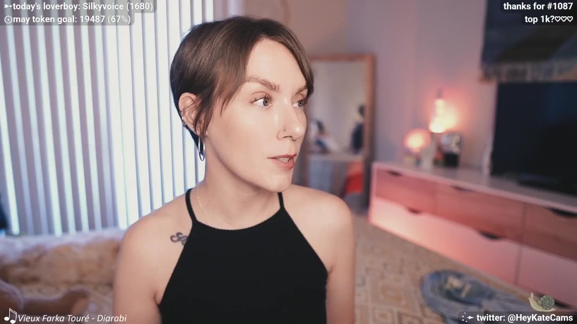 Gallery image thumbnail from HeyKate's myfreecams stream on, 05/25/2025, 03:38 image 1 of 20