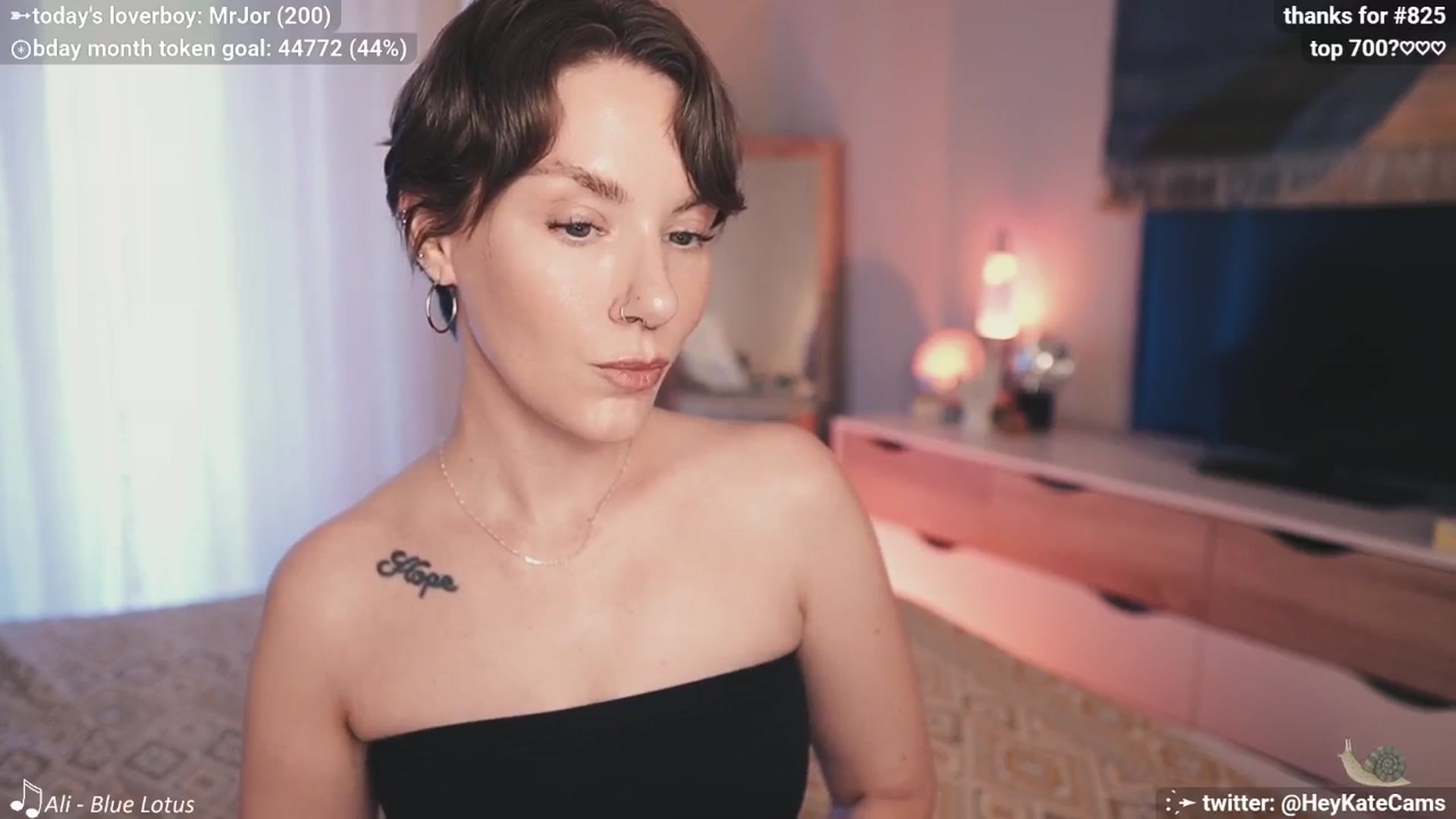 Gallery image thumbnail from HeyKate's myfreecams stream on, 06/19/2025, 02:14 image 9 of 20