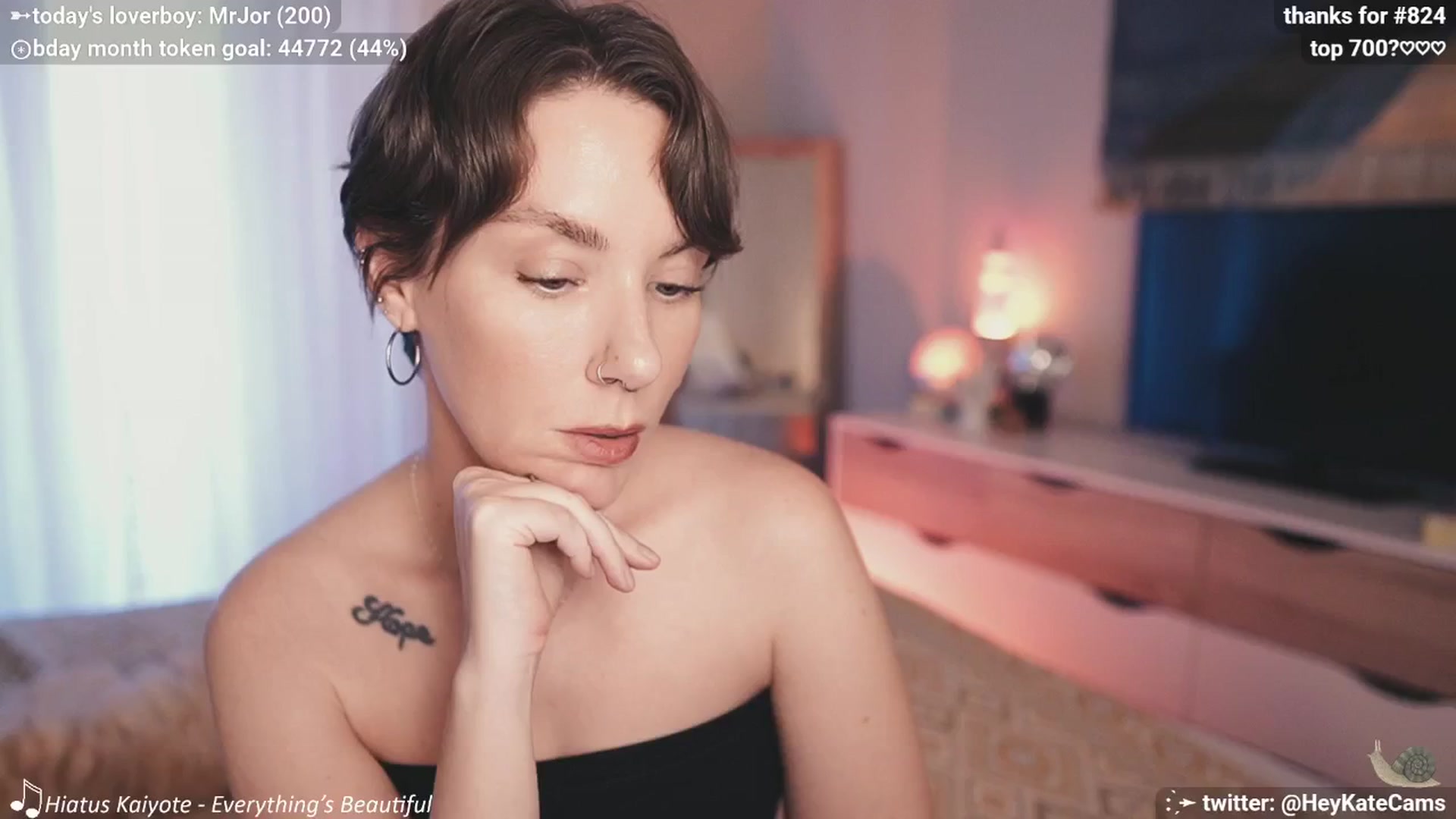 Gallery image thumbnail from HeyKate's myfreecams stream on, 06/19/2025, 02:14 image 1 of 20