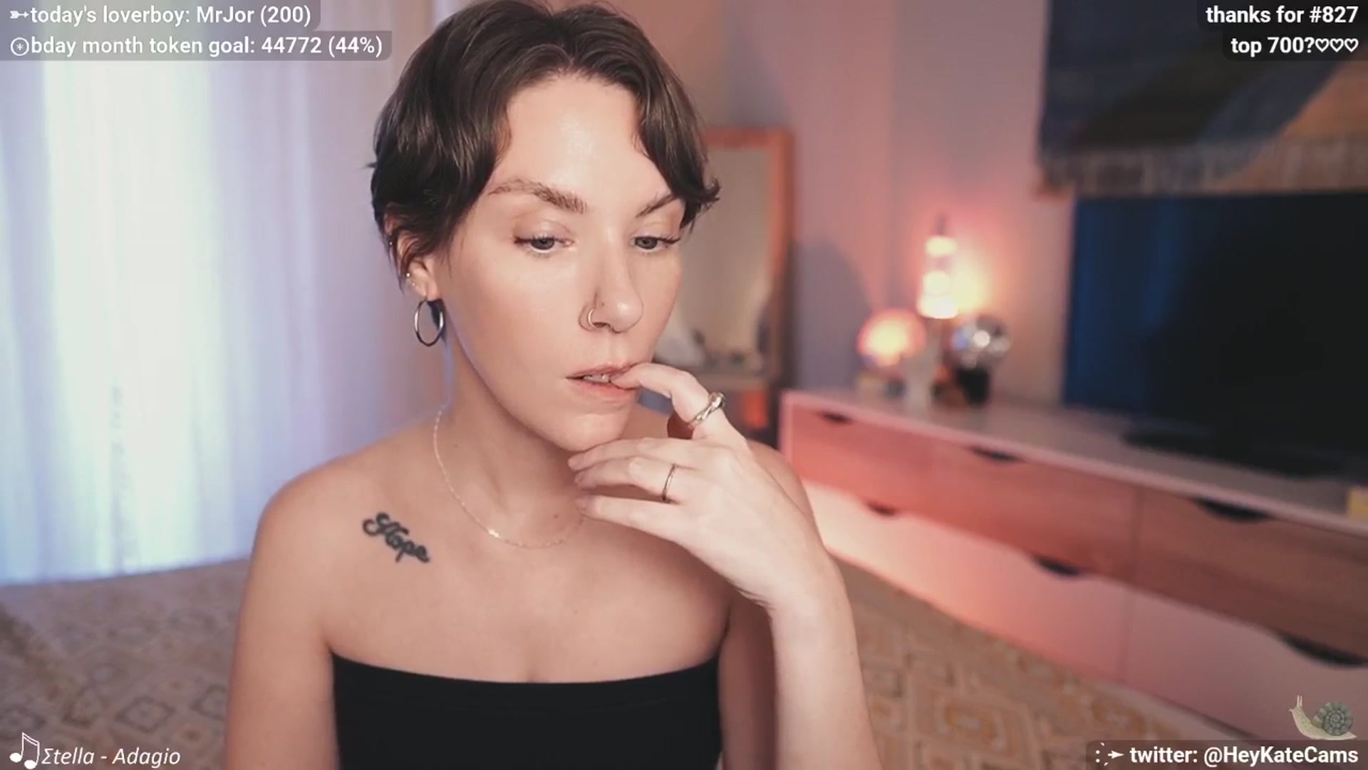 Gallery image thumbnail from HeyKate's myfreecams stream on, 06/19/2025, 02:14 image 16 of 20
