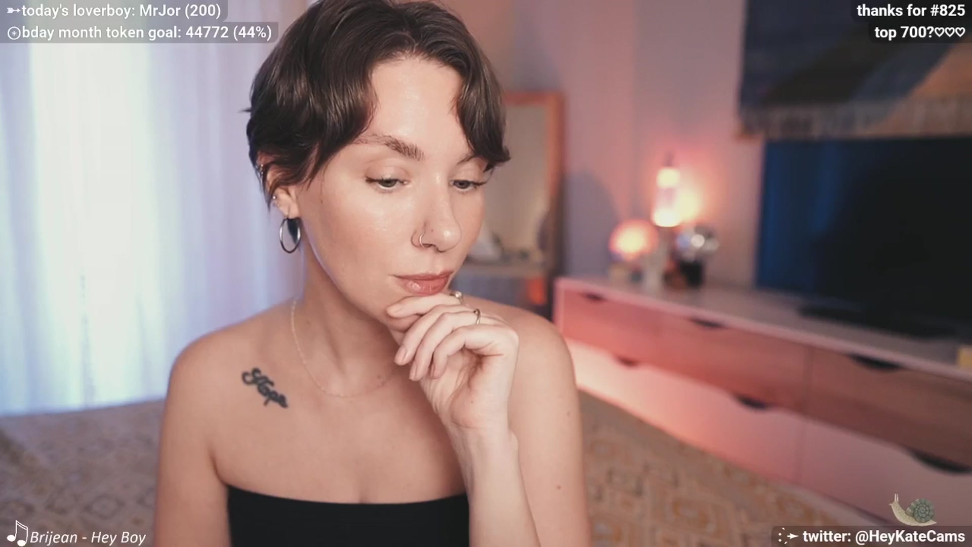 Gallery image thumbnail from HeyKate's myfreecams stream on, 06/19/2025, 02:14 image 11 of 20