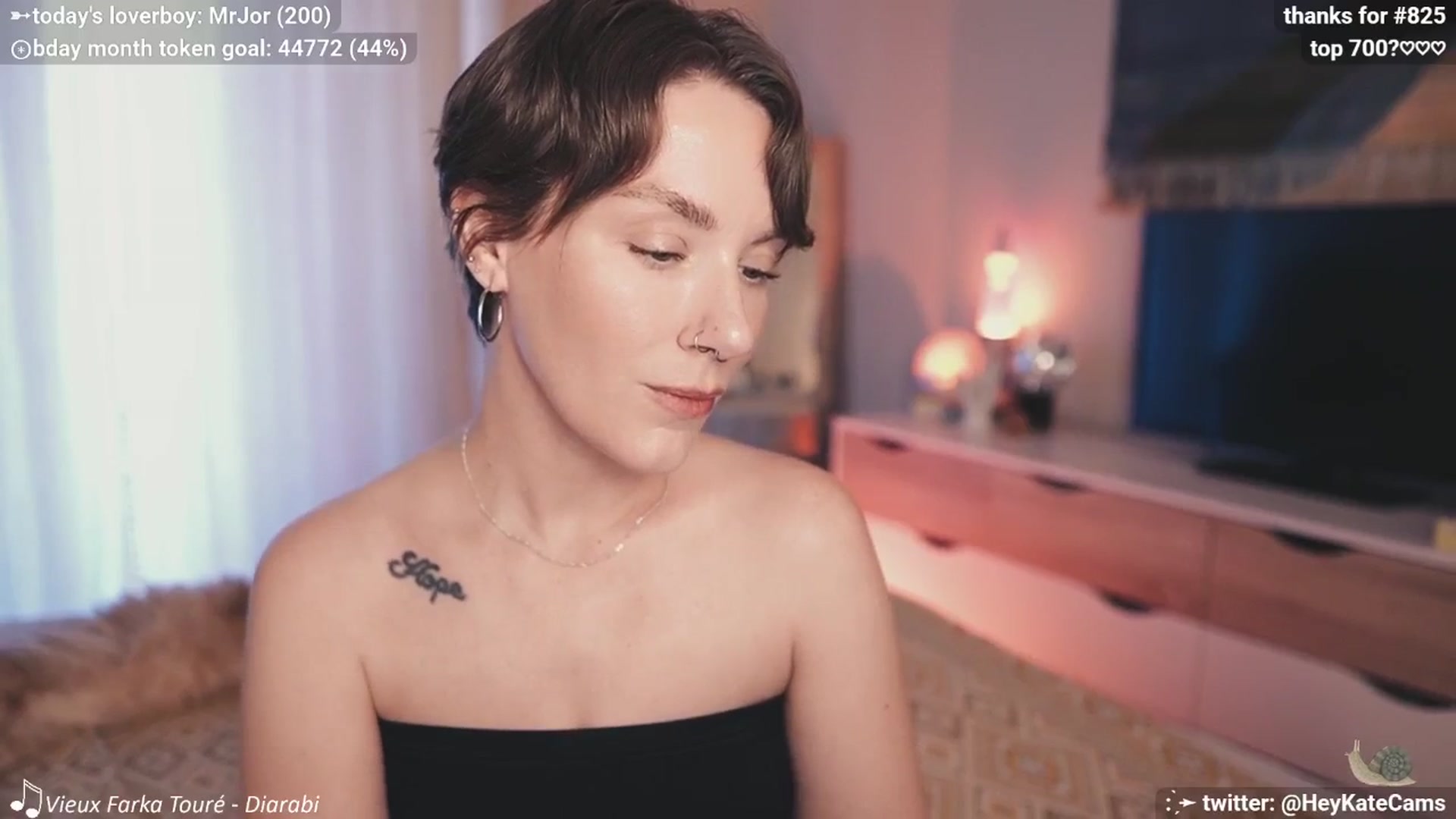 Gallery image thumbnail from HeyKate's myfreecams stream on, 06/19/2025, 02:14 image 7 of 20