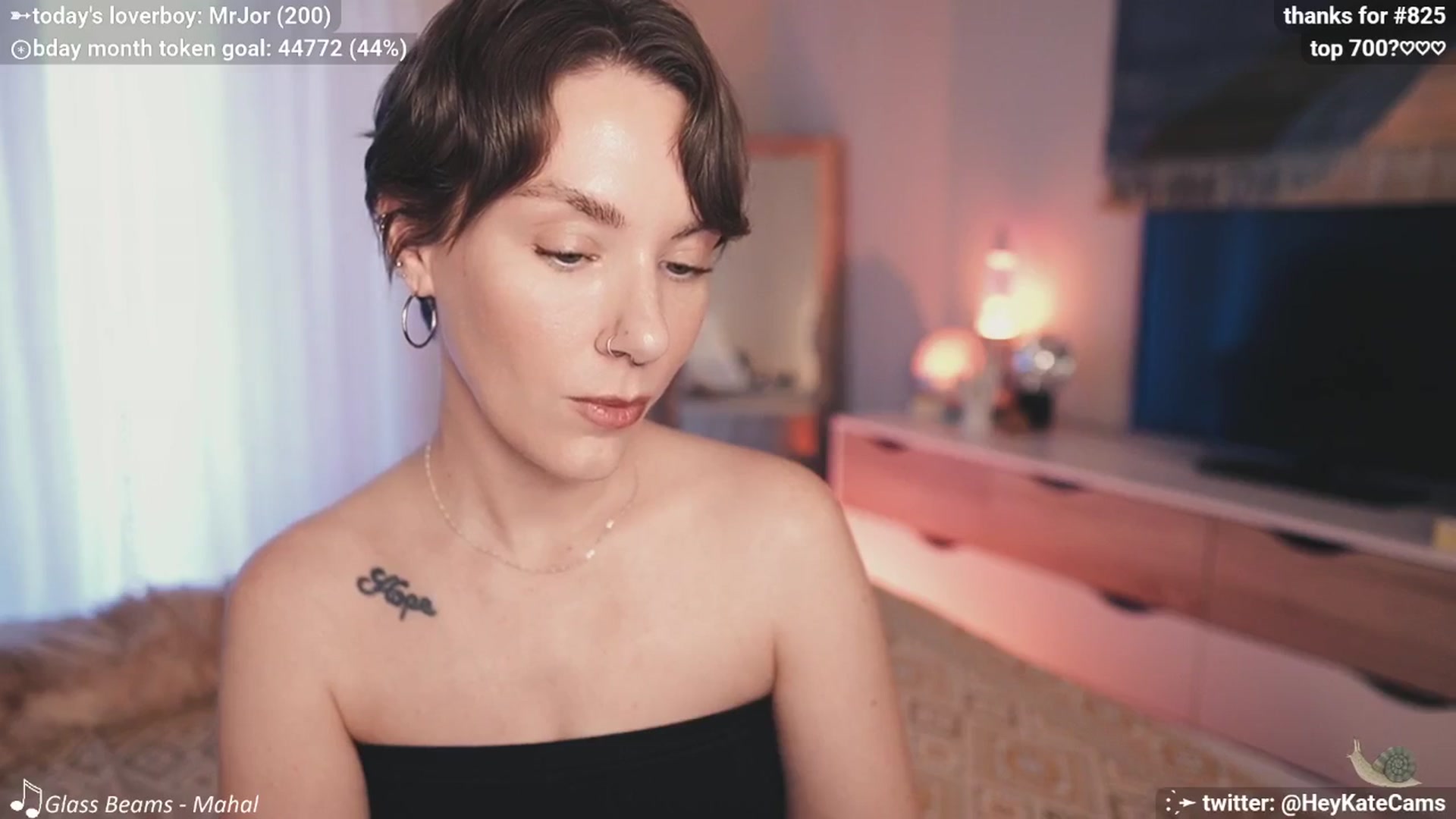 Gallery image thumbnail from HeyKate's myfreecams stream on, 06/19/2025, 02:14 image 6 of 20