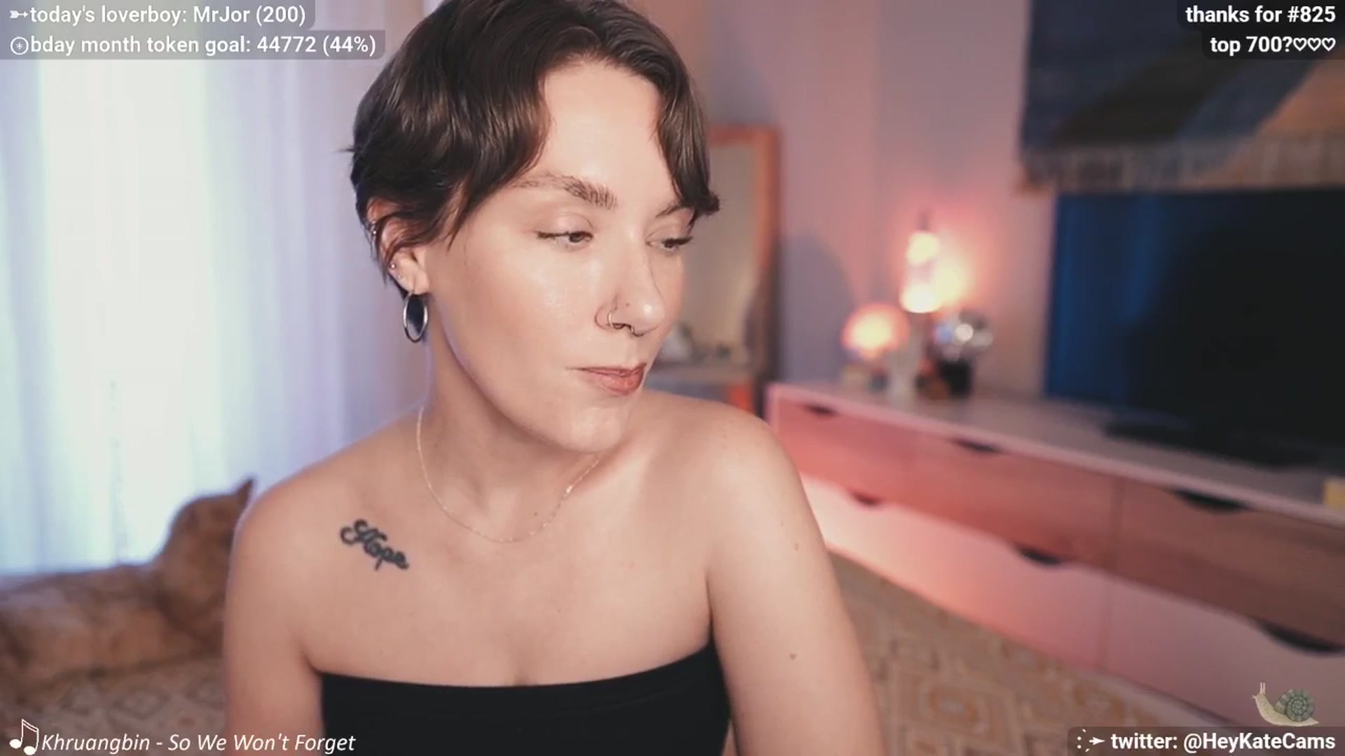 Gallery image thumbnail from HeyKate's myfreecams stream on, 06/19/2025, 02:14 image 4 of 20