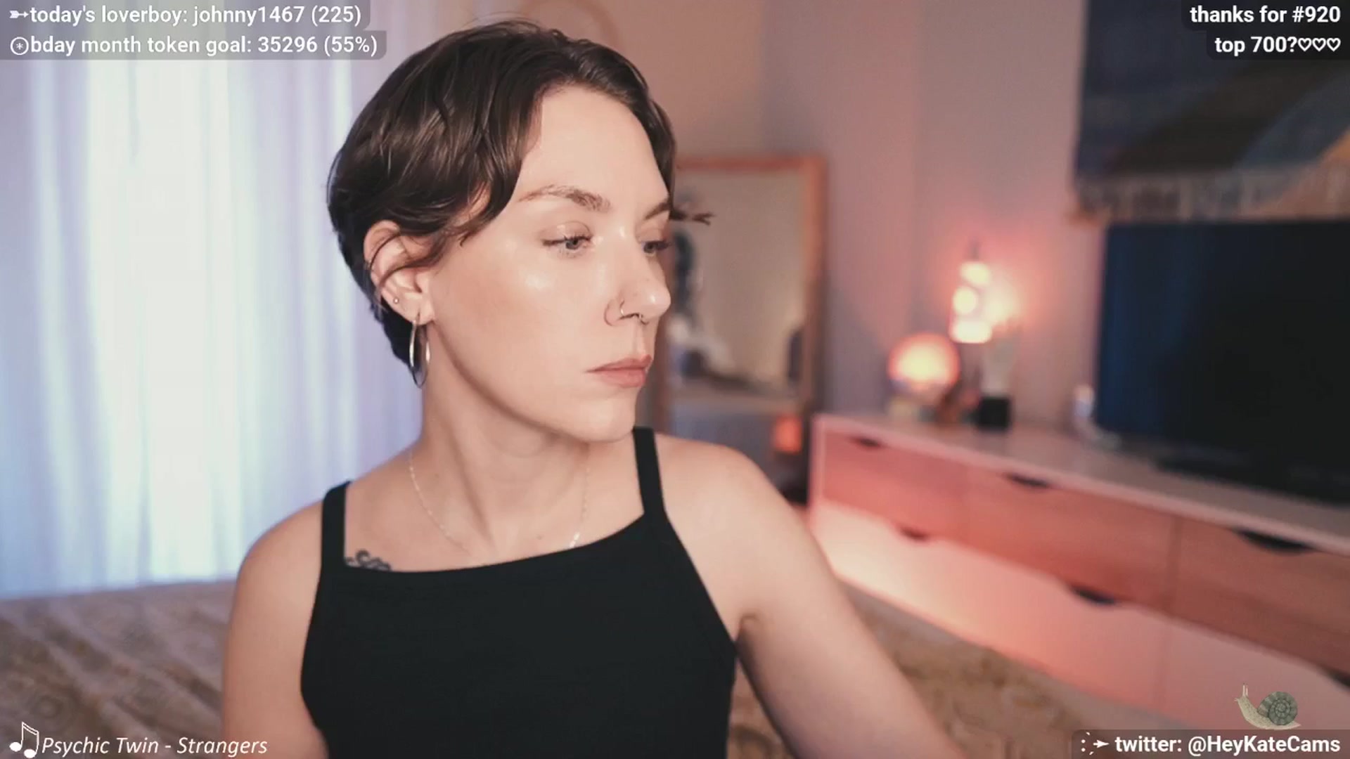 Gallery image thumbnail from HeyKate's myfreecams stream on, 06/26/2025, 02:34 image 17 of 20