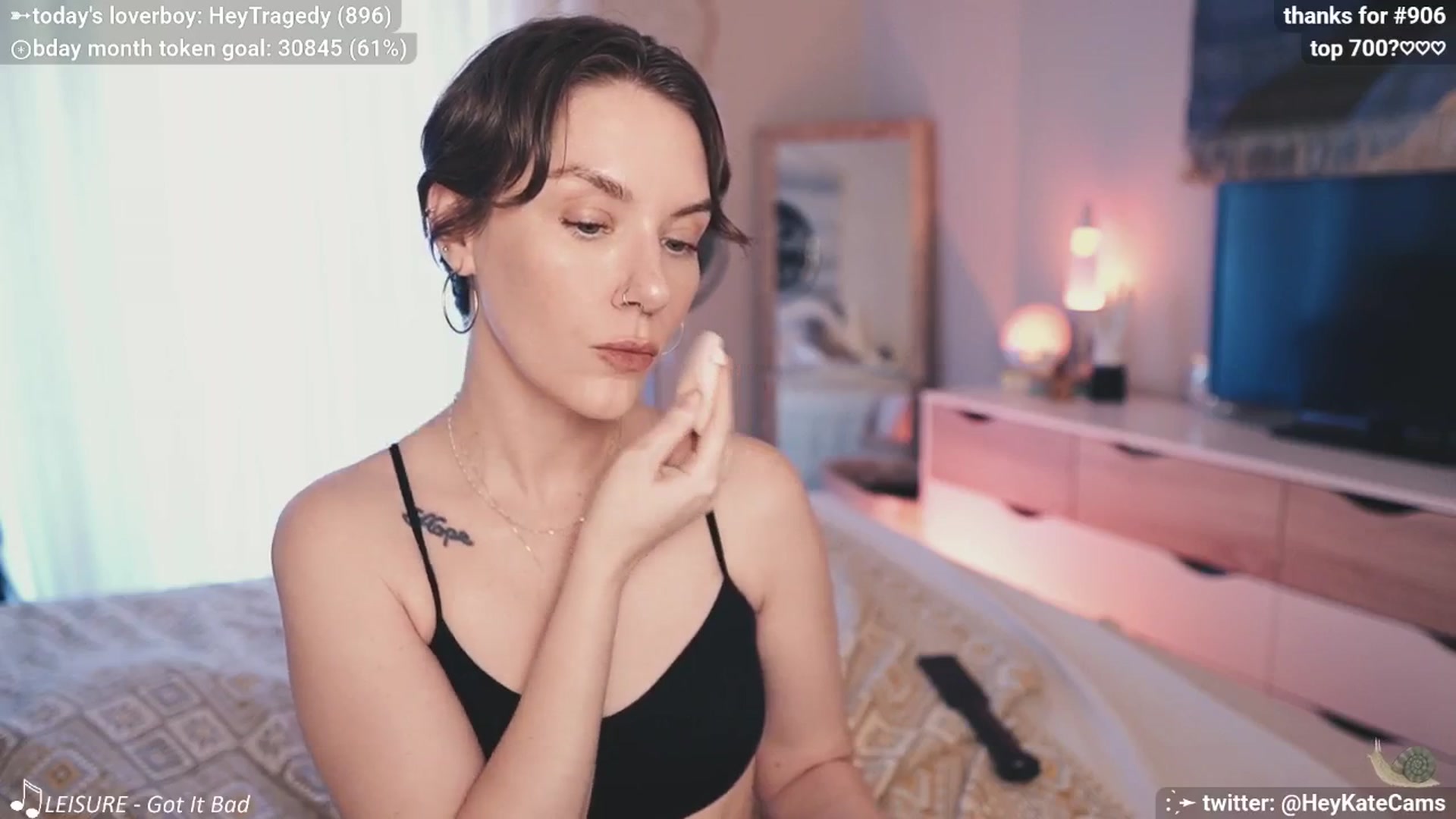 Gallery image thumbnail from HeyKate's myfreecams stream on, 06/28/2025, 03:10 image 6 of 20