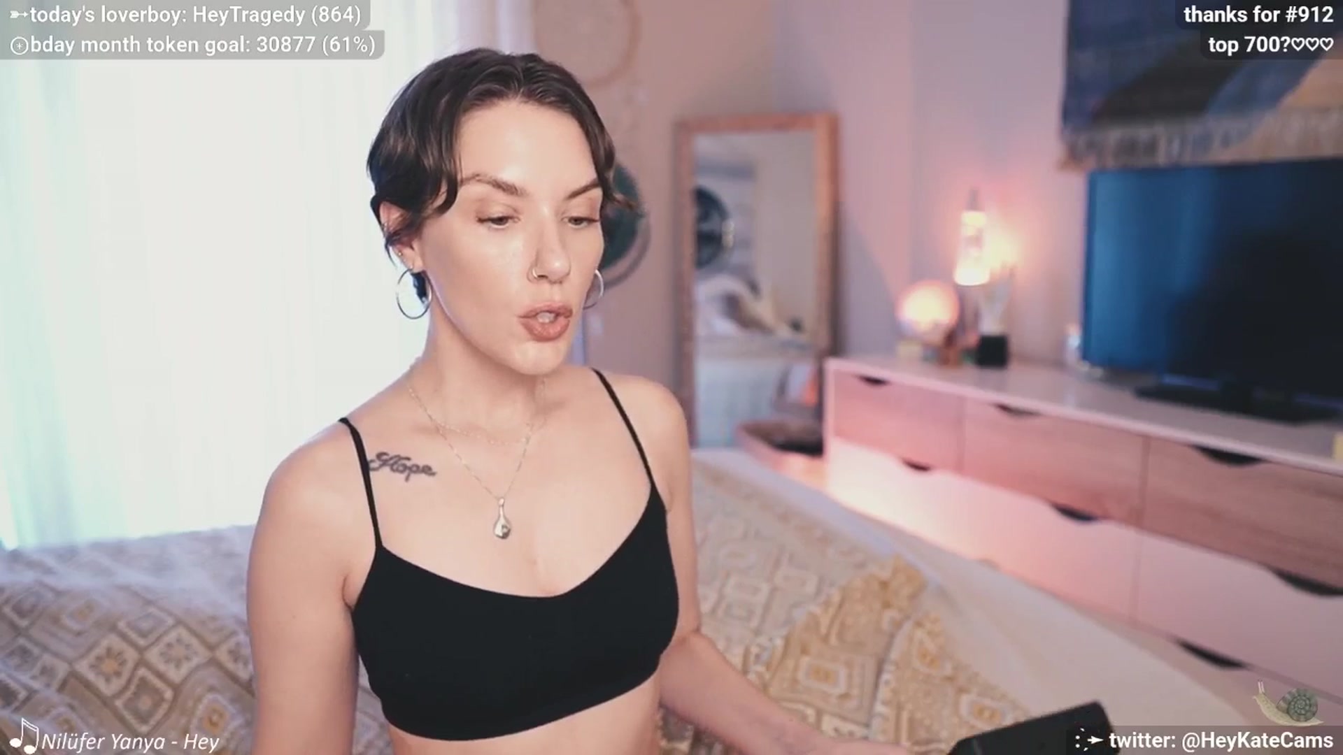 Gallery image thumbnail from HeyKate's myfreecams stream on, 06/28/2025, 03:10 image 5 of 20