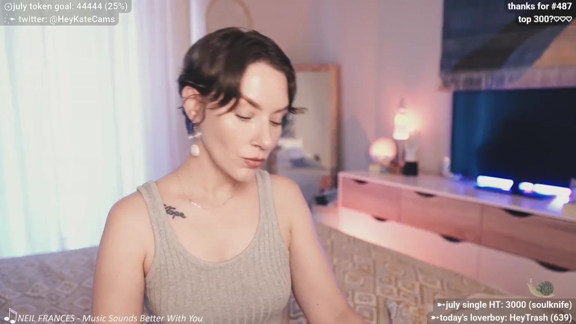 Gallery image thumbnail from HeyKate's myfreecams stream on, 07/06/2025, 01:24 image 6 of 20
