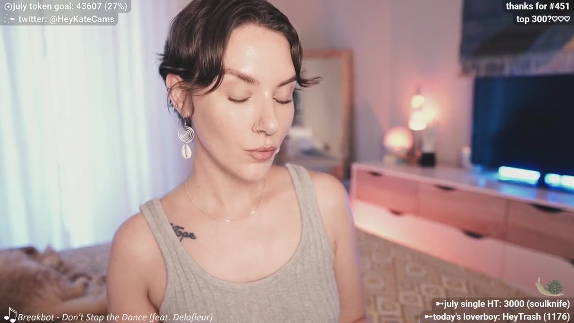Gallery image thumbnail from HeyKate's myfreecams stream on, 07/06/2025, 01:24 image 16 of 20