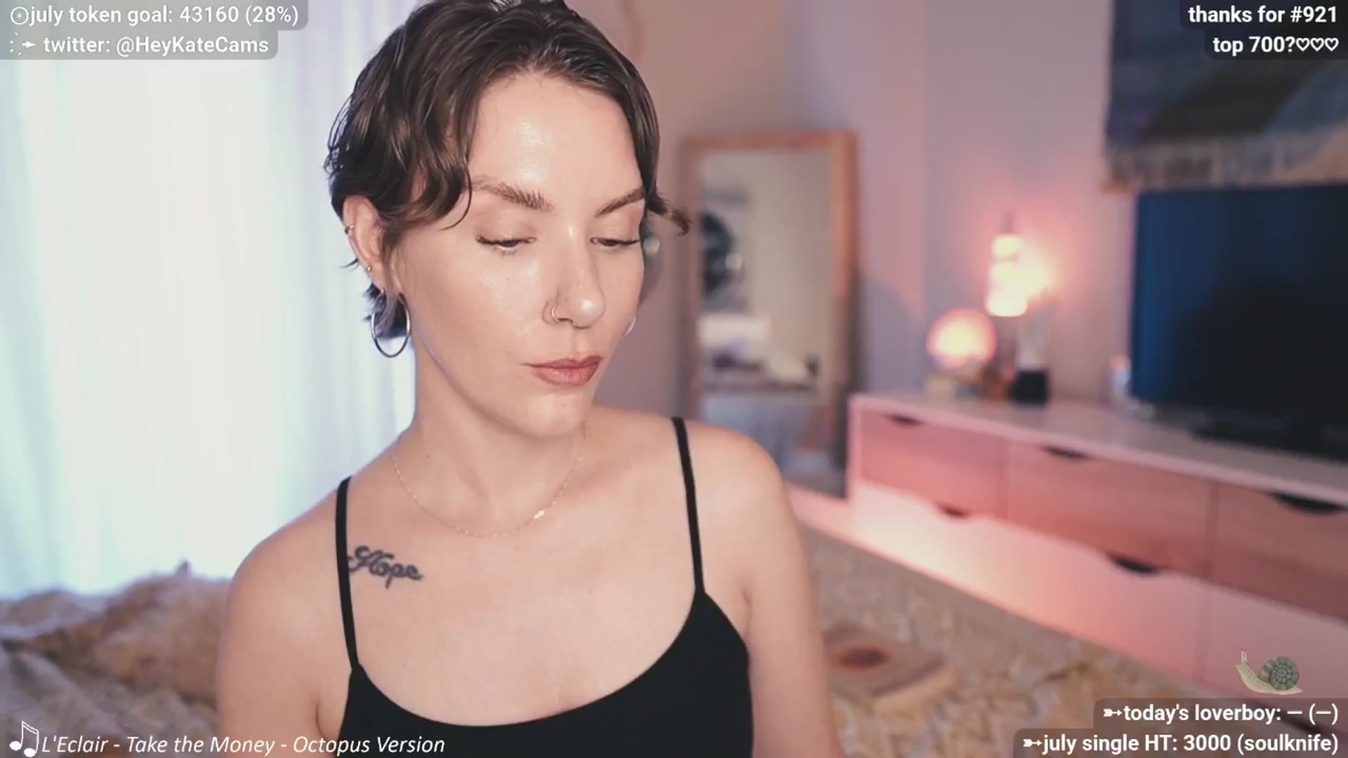 Gallery image thumbnail from HeyKate's myfreecams stream on, 07/11/2025, 24:52 image 14 of 20