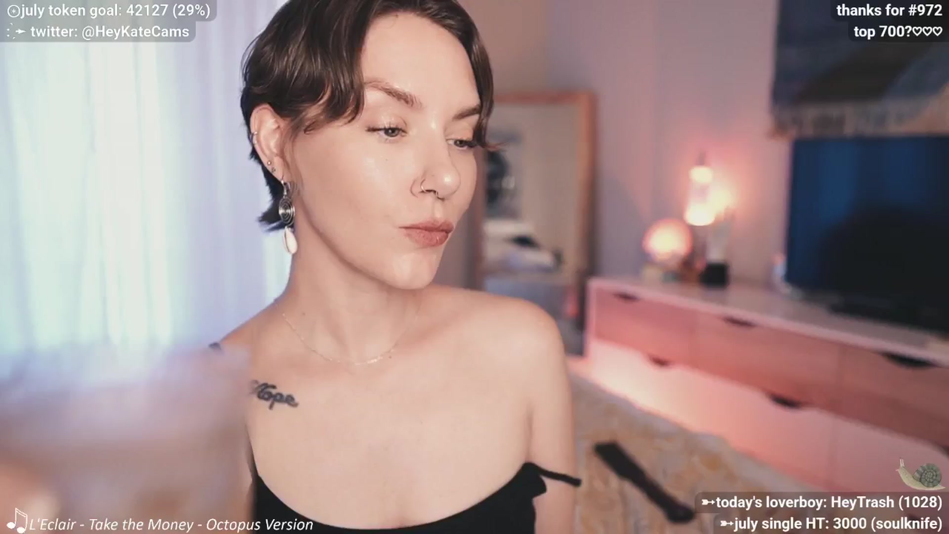 Gallery image thumbnail from HeyKate's myfreecams stream on, 07/12/2025, 03:34 image 6 of 20