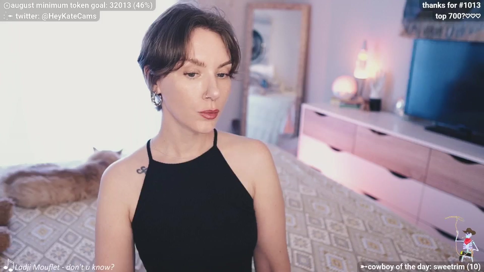 Gallery image thumbnail from HeyKate's myfreecams stream on, 08/19/2025, 23:43 image 16 of 20