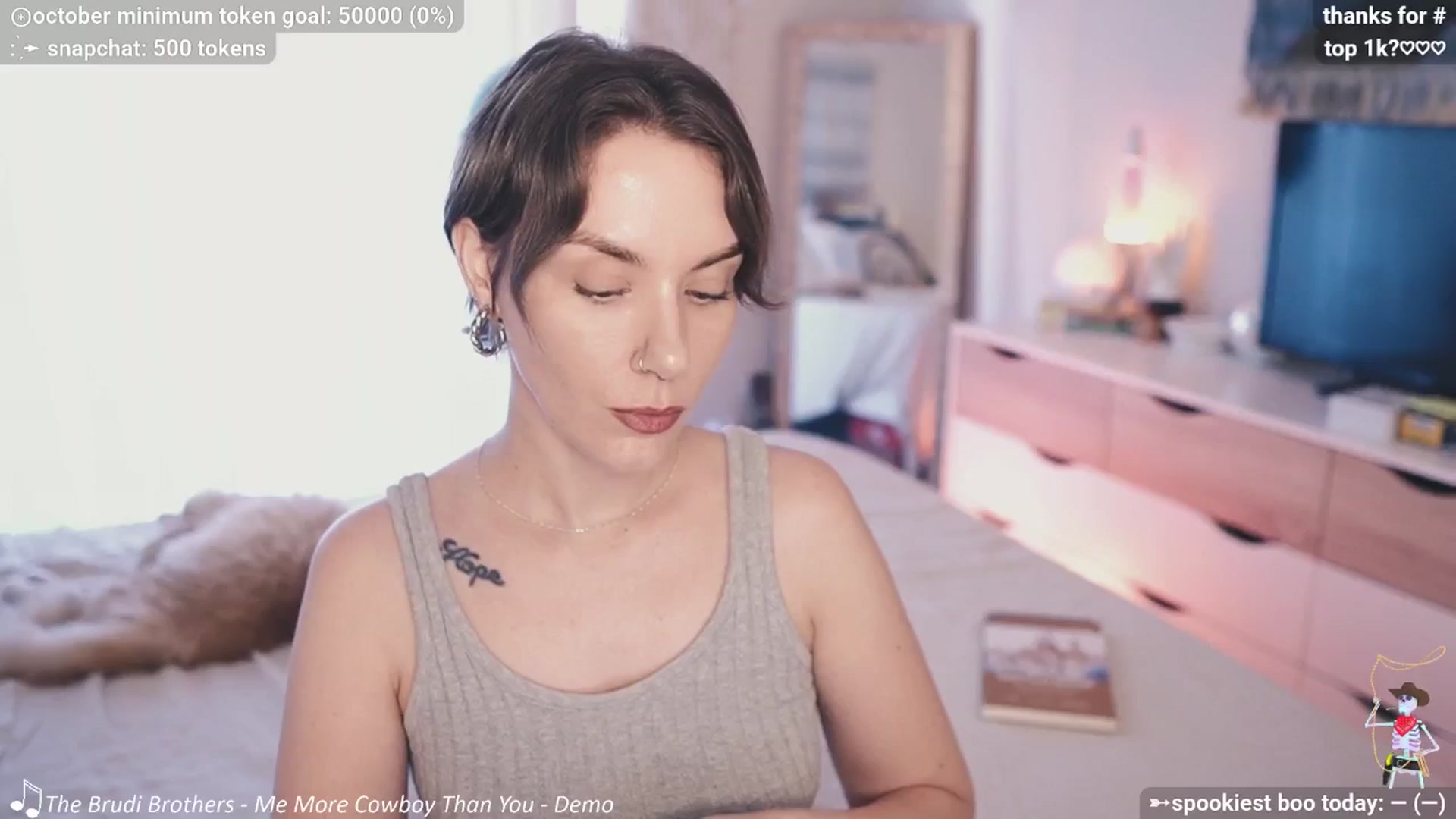 Gallery image thumbnail from HeyKate's myfreecams stream on, 10/02/2025, 24:02 image 4 of 20