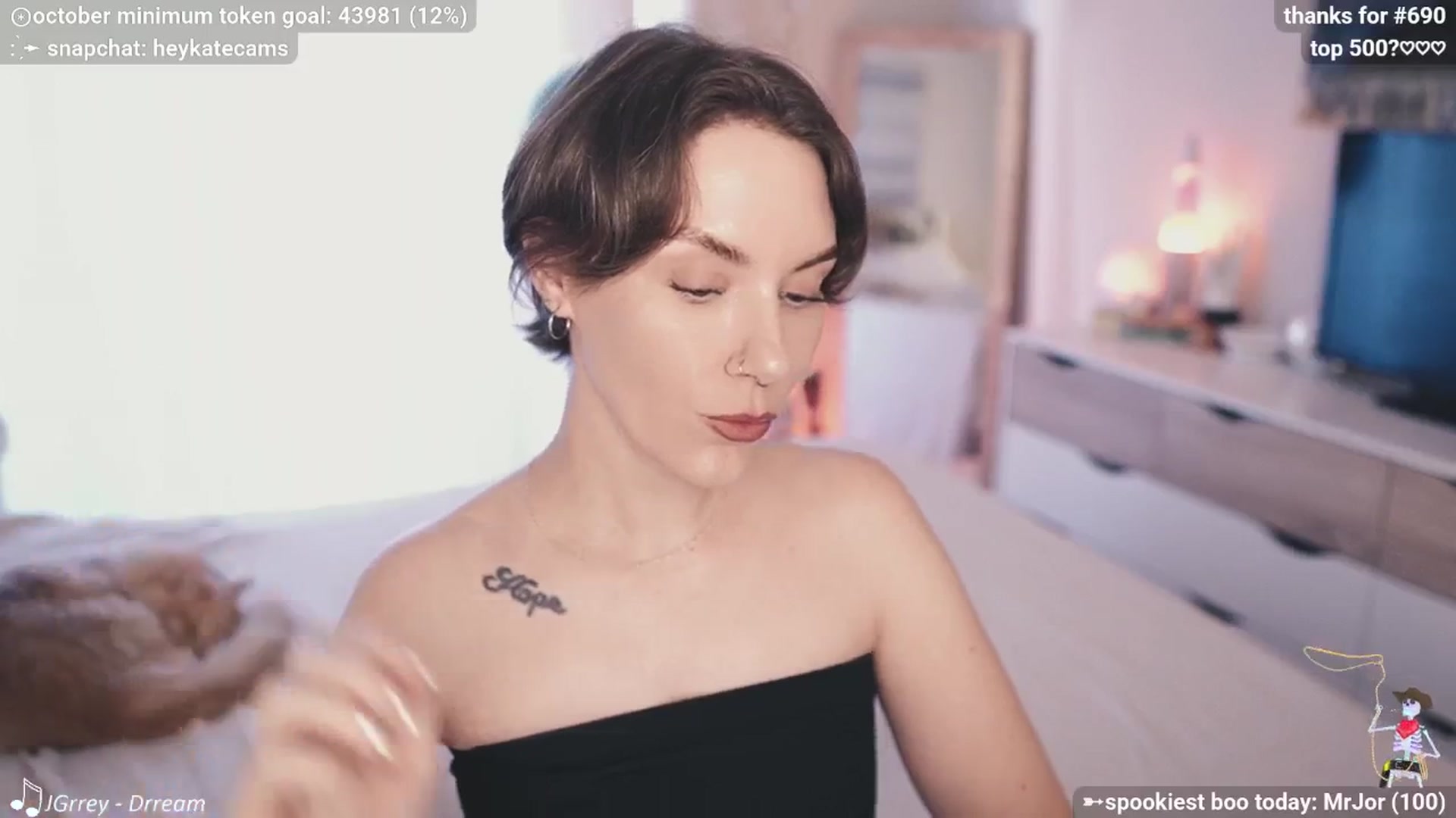 Gallery image thumbnail from HeyKate's myfreecams stream on, 10/06/2025, 24:58 image 6 of 20