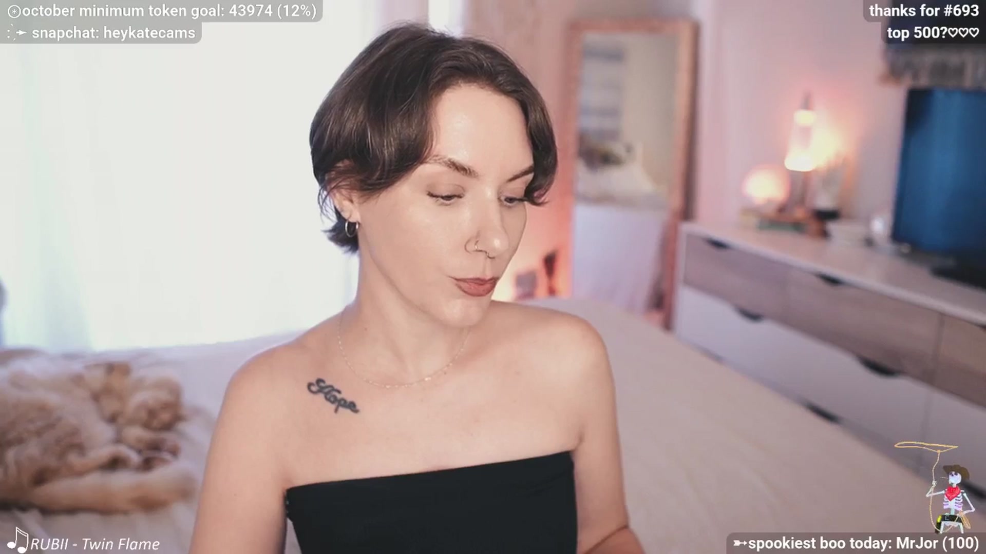 Gallery image thumbnail from HeyKate's myfreecams stream on, 10/06/2025, 24:58 image 14 of 20