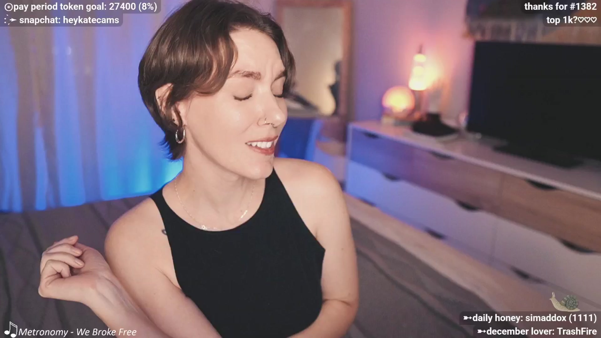 Gallery image thumbnail from HeyKate's myfreecams stream on, 12/19/2025, 03:34 image 12 of 20