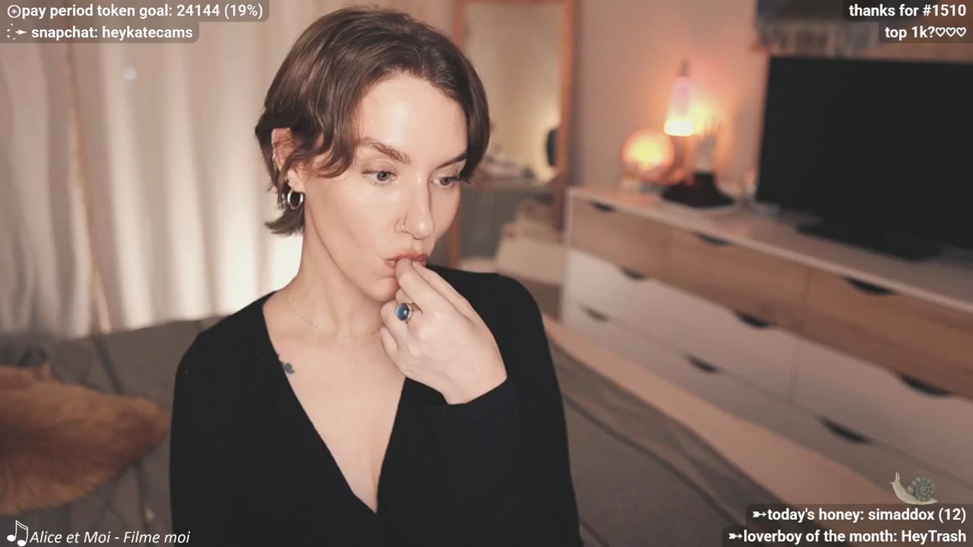 Gallery image thumbnail from HeyKate's myfreecams stream on, 12/24/2025, 02:11 image 11 of 20