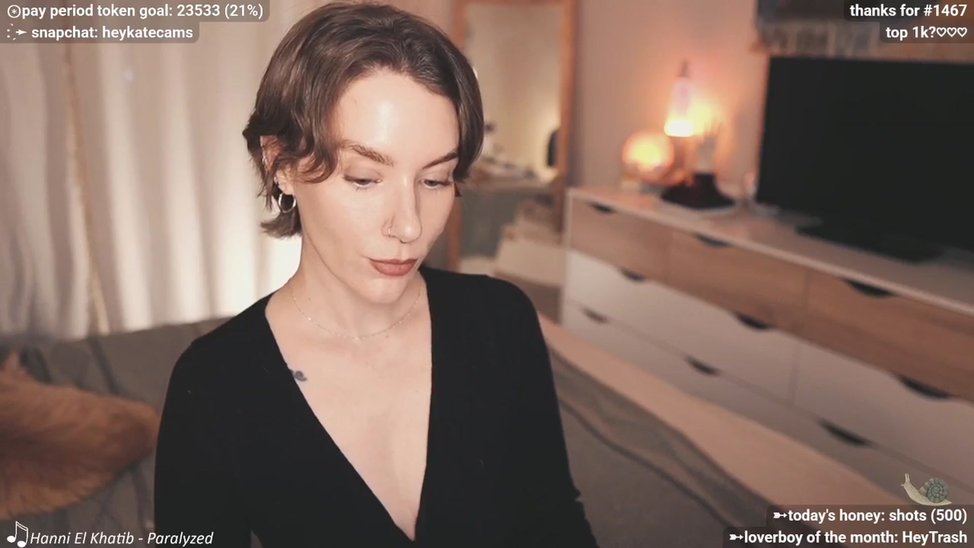 Gallery image thumbnail from HeyKate's myfreecams stream on, 12/24/2025, 02:24 image 4 of 20