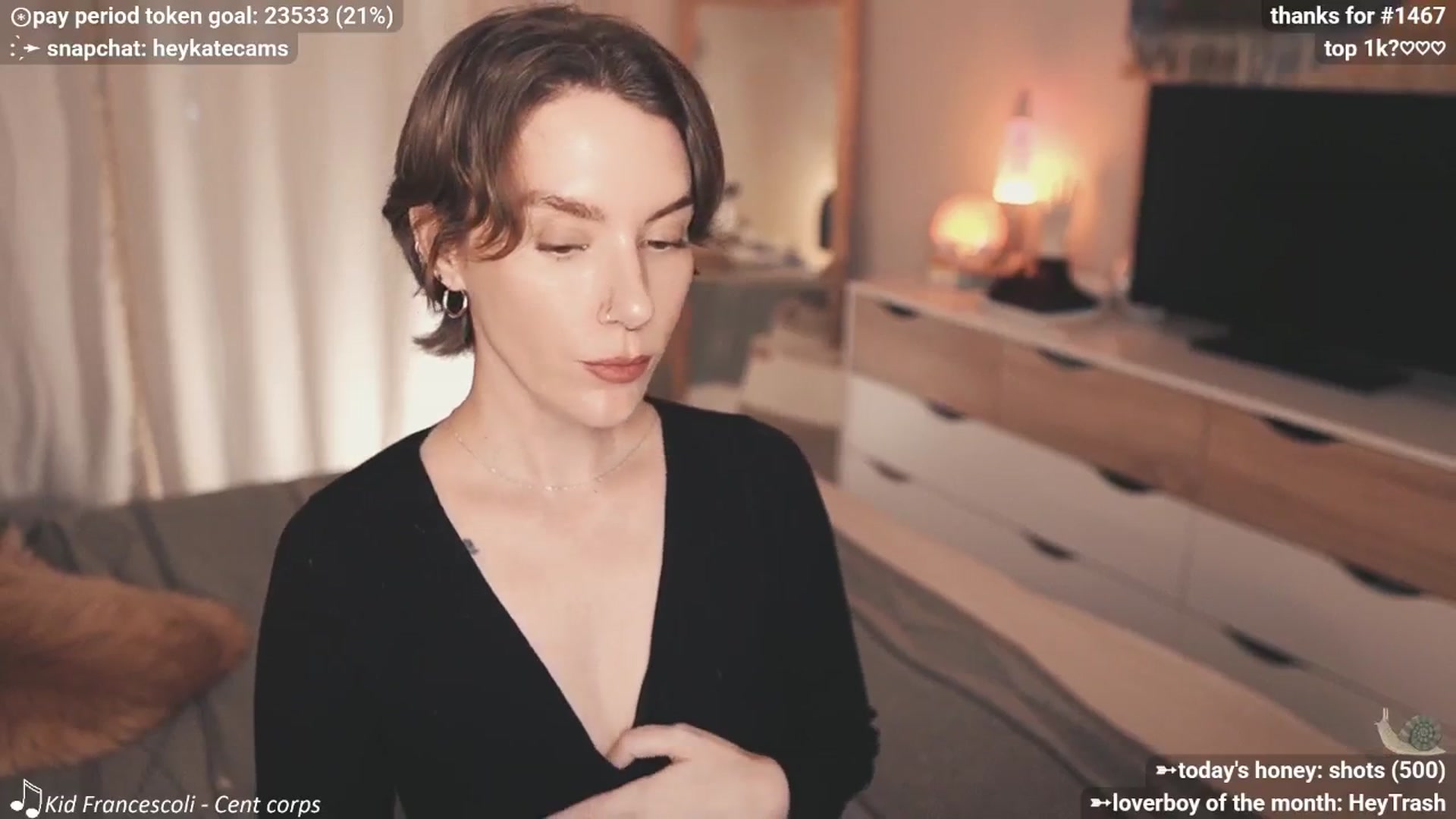 Gallery image thumbnail from HeyKate's myfreecams stream on, 12/24/2025, 02:24 image 9 of 20
