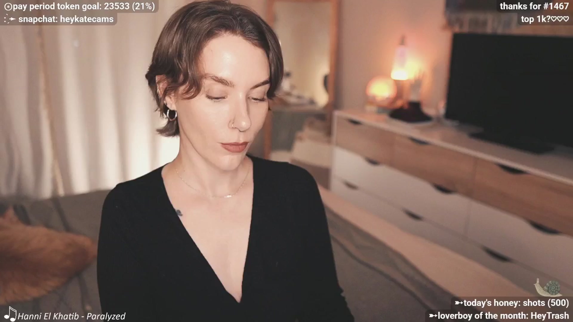 Gallery image thumbnail from HeyKate's myfreecams stream on, 12/24/2025, 02:24 image 1 of 20