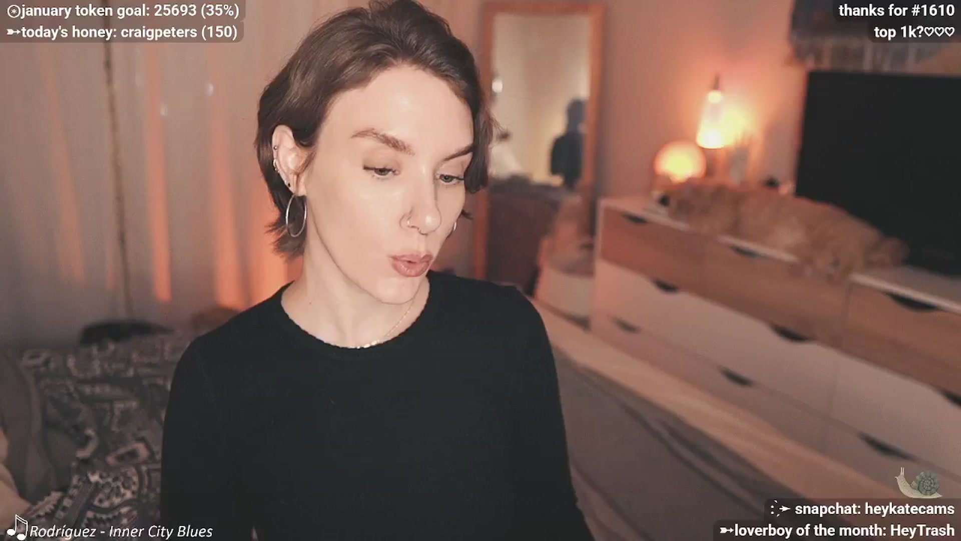 Gallery image thumbnail from HeyKate's myfreecams stream on, 01/16/2026, 02:02 image 16 of 20