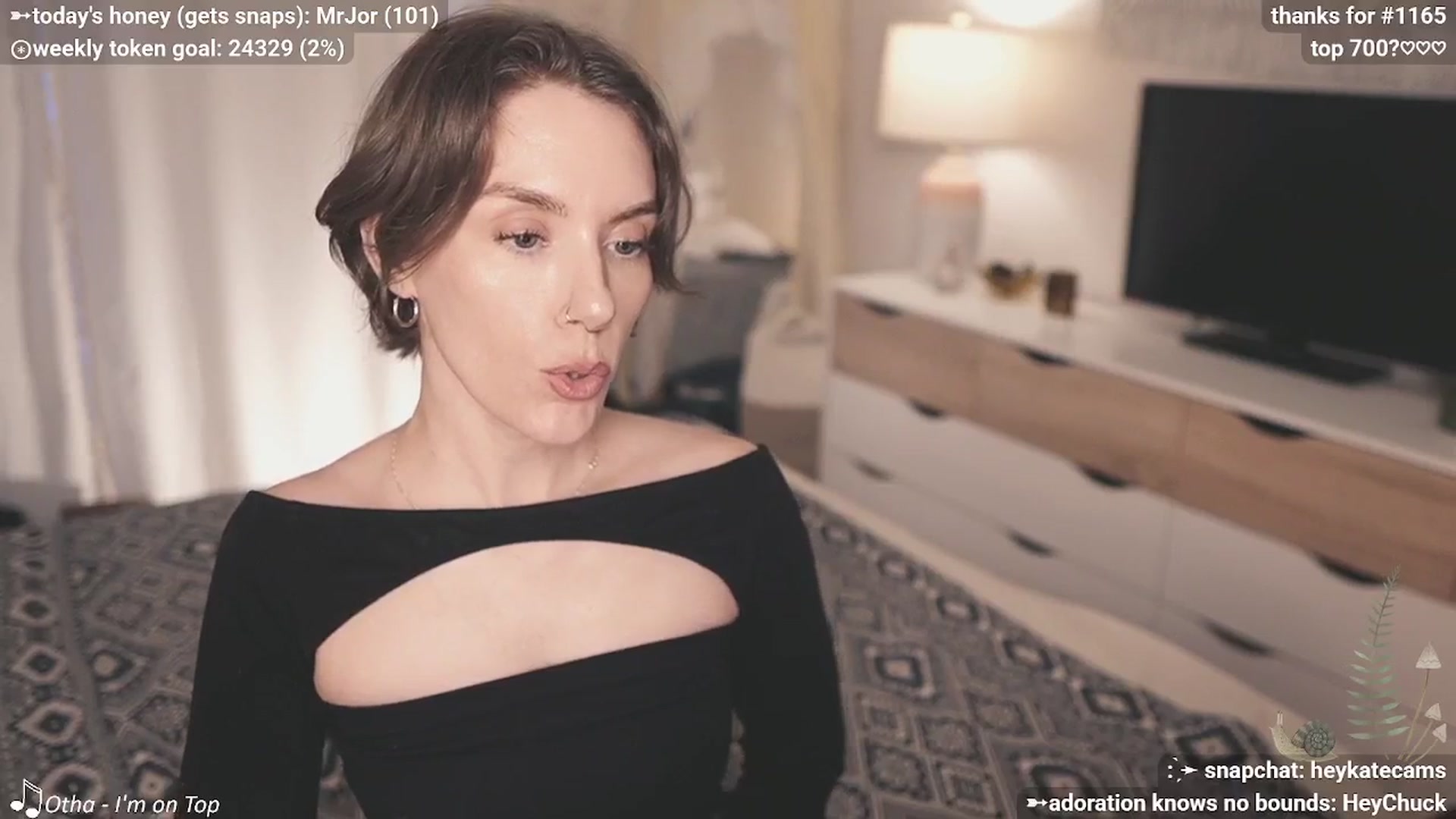 Gallery image thumbnail from HeyKate's myfreecams stream on, 04/15/2026, 02:38 image 14 of 20