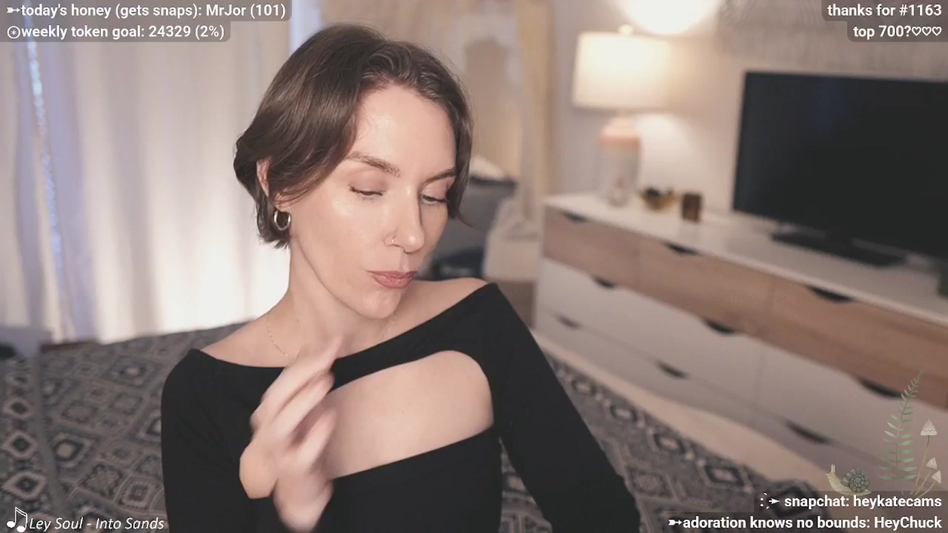 Gallery image thumbnail from HeyKate's myfreecams stream on, 04/15/2026, 02:38 image 2 of 20