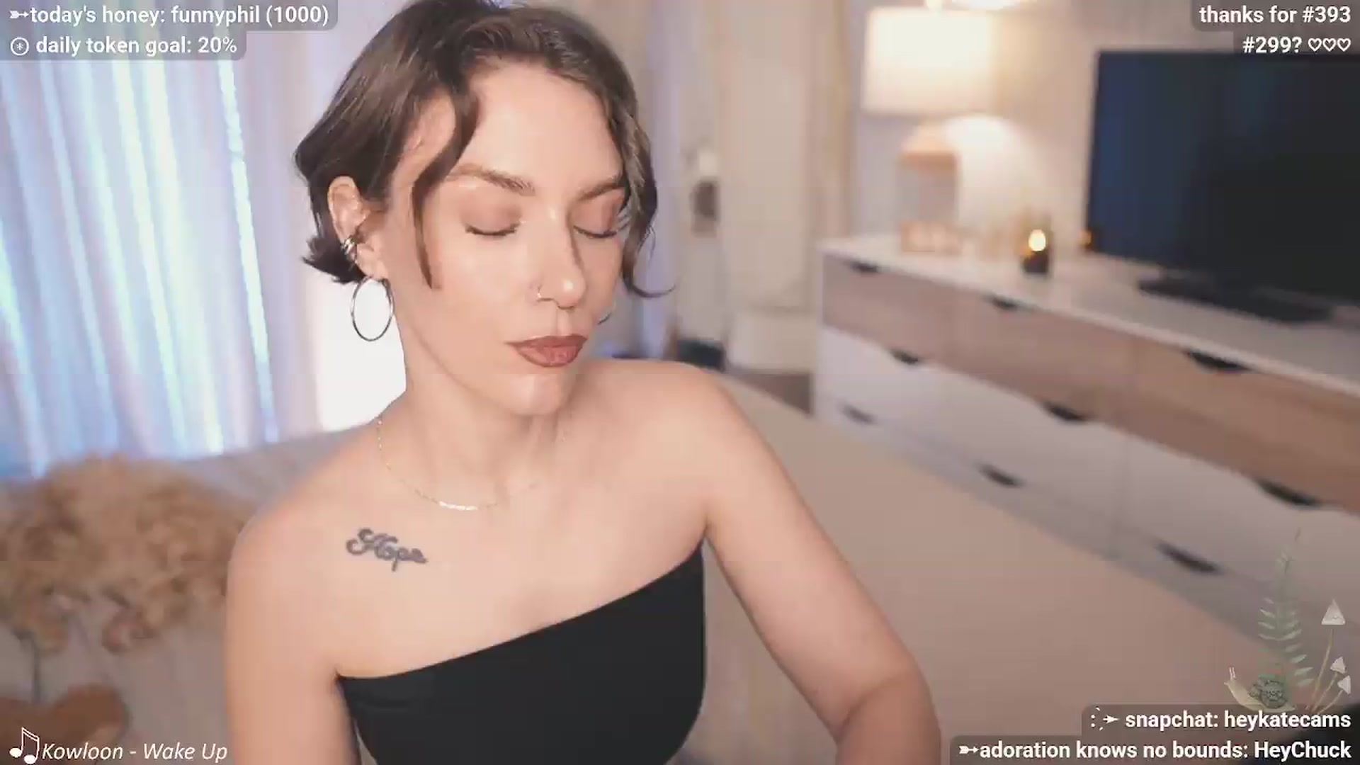 Gallery image thumbnail from HeyKate's myfreecams stream on, 05/10/2026, 05:03 image 2 of 20