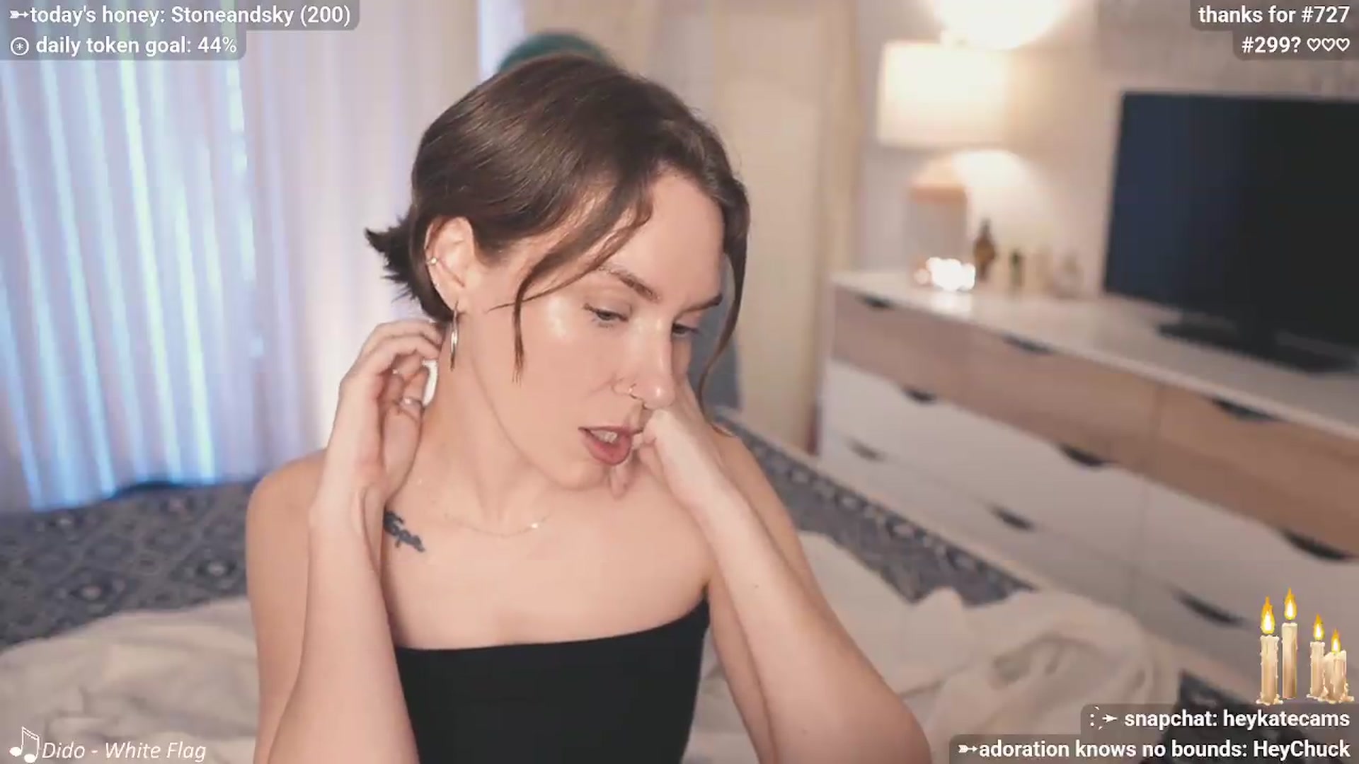 Gallery image thumbnail from HeyKate's myfreecams stream on, 05/20/2026, 02:59 image 10 of 20