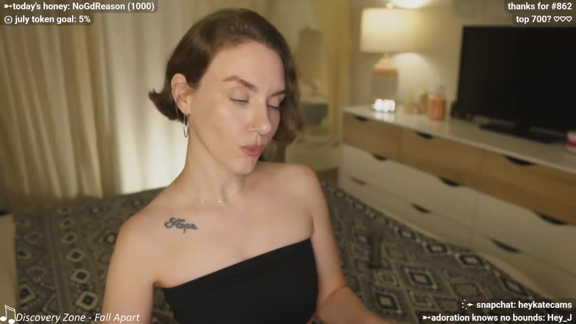 Gallery image thumbnail from HeyKate's myfreecams stream on, 07/03/2026, 03:47 image 17 of 20