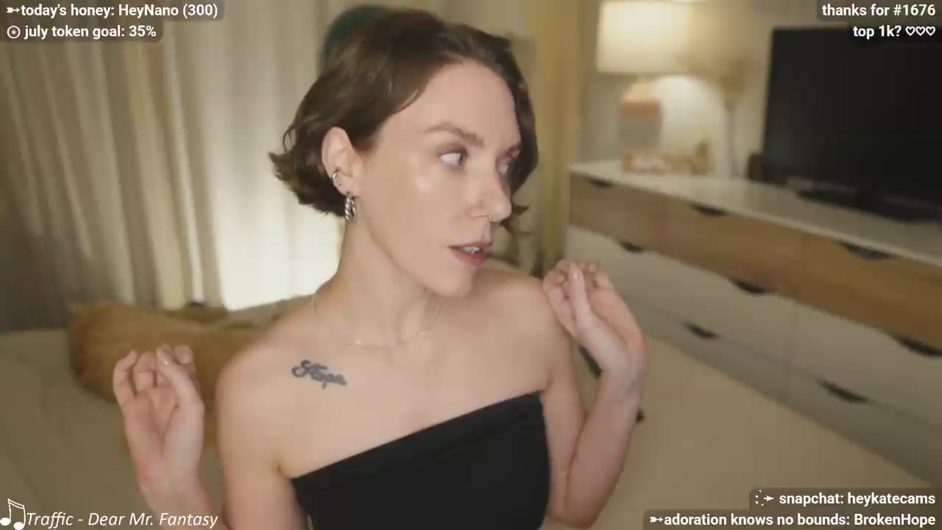 Gallery image thumbnail from HeyKate's myfreecams stream on, 07/19/2026, 03:48 image 18 of 20